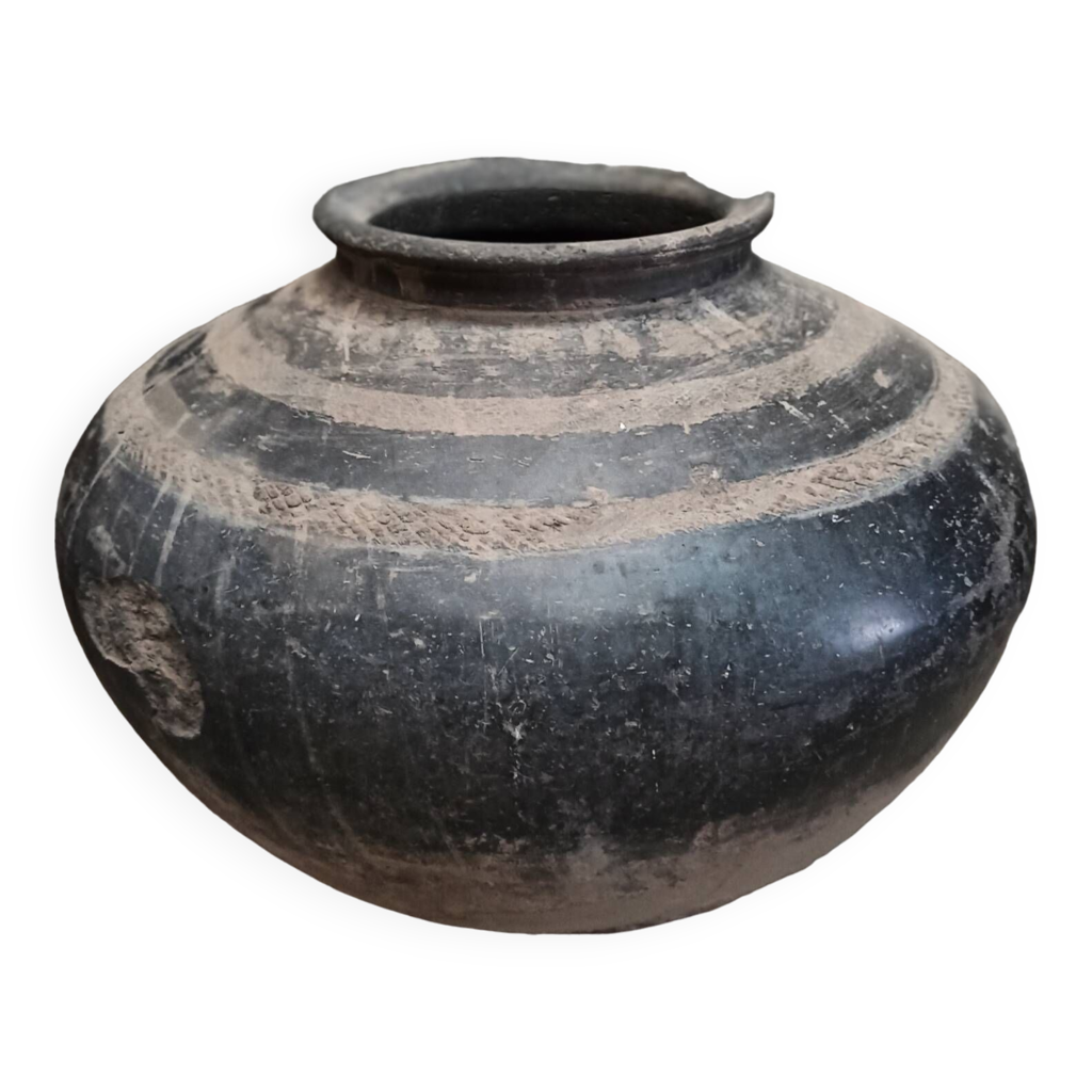 Pot ancien en terre cuite gris