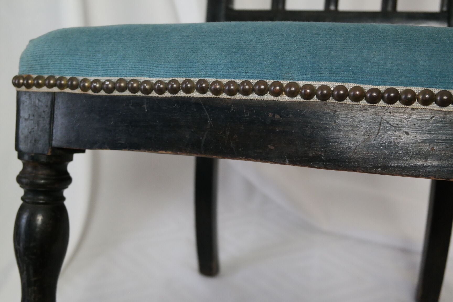 Chair prie-dieu style Napoleon III blackened wood openwork velvet blue