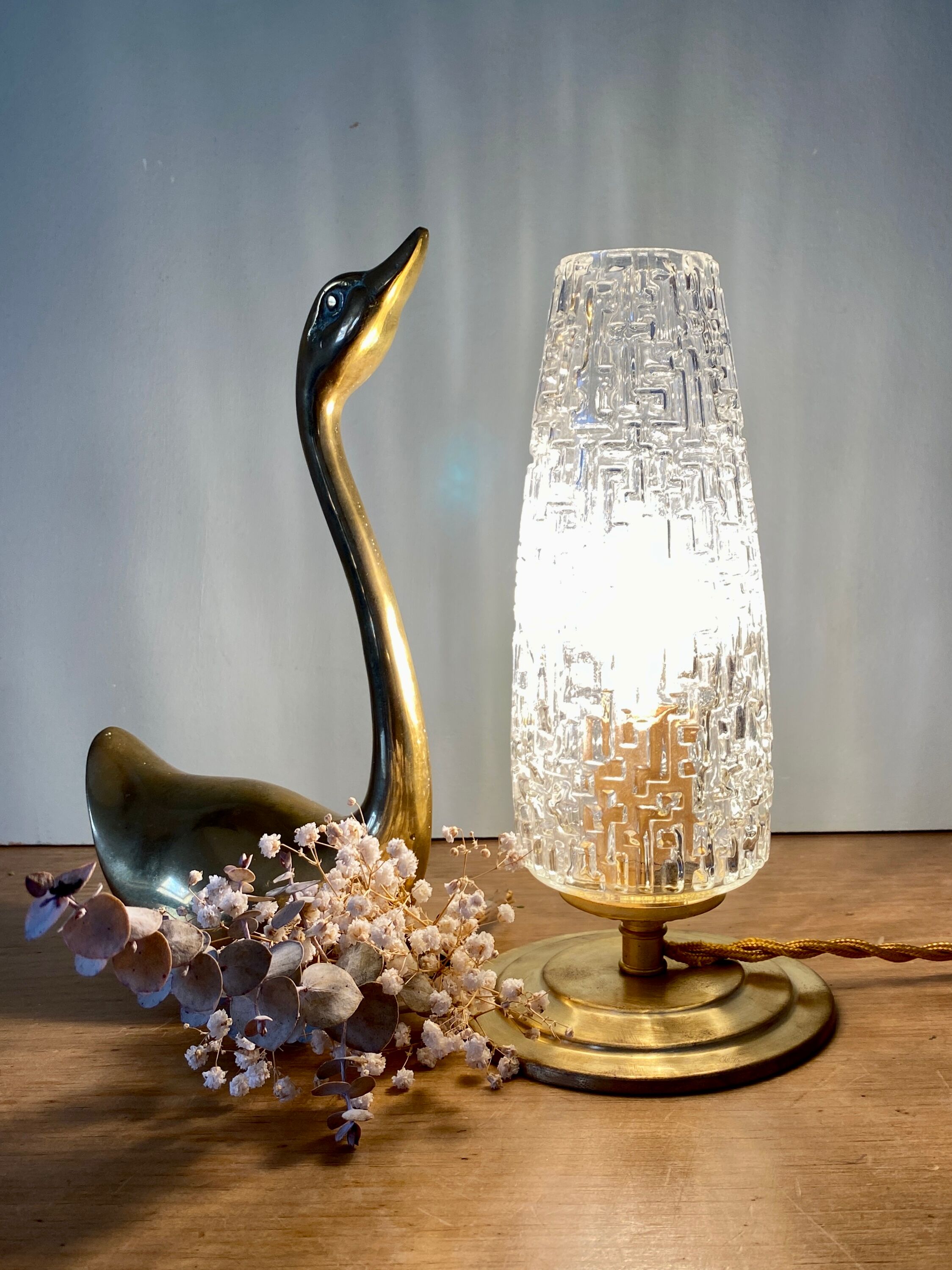 Vintage tulip table lamp in glass