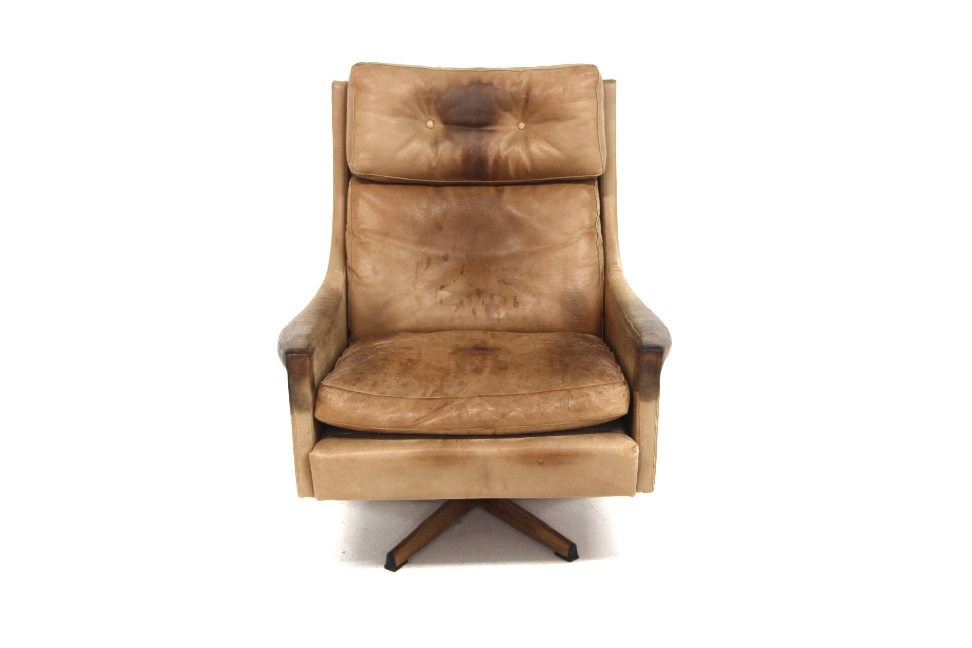 Scandinavian rotating leather armchair, Swivel chair, "Minerva", Torbjørn Afdal, Sweden, 1960