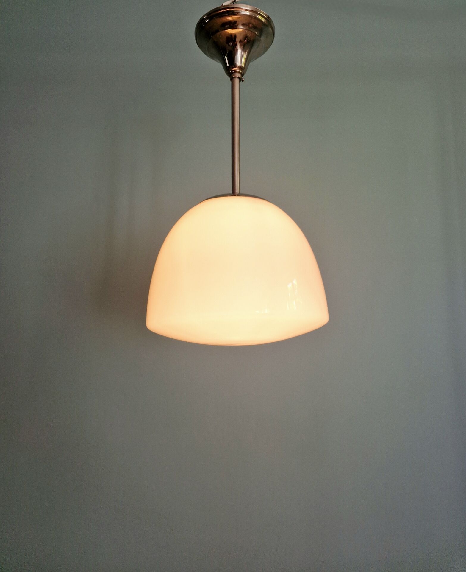 Bauhaus suspension in chrome metal and white opaline, 1930