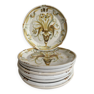 Assiettes à dessert - main