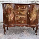 Venetian chest of drawers