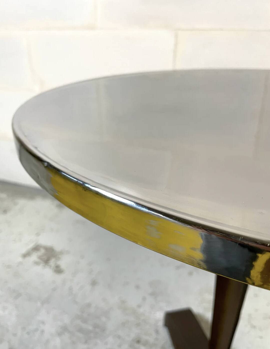 Table de bistrot en fonte Louis Vuitton