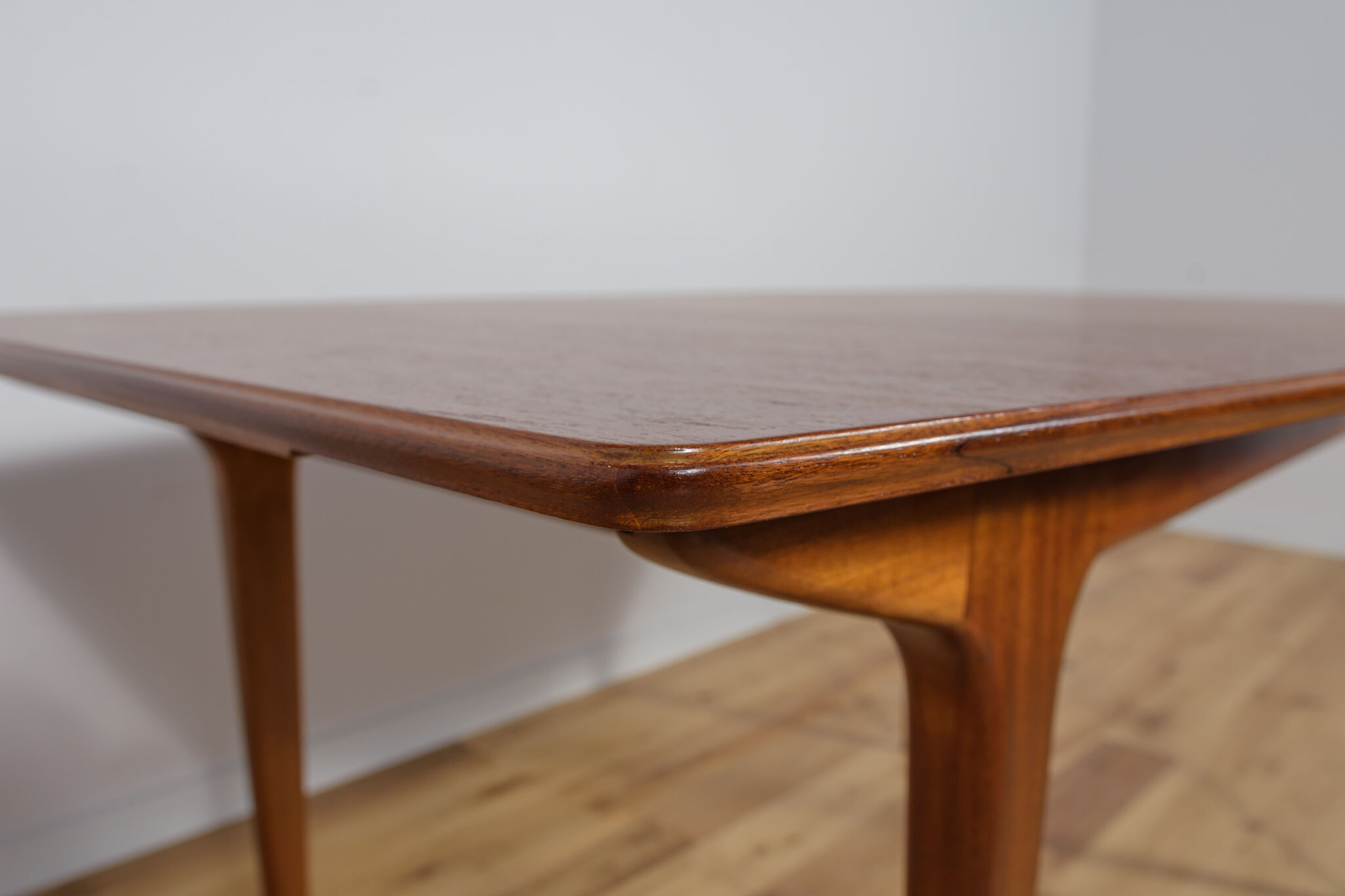 Mid-century teak extendable dining table from Mcintosh, 1960s