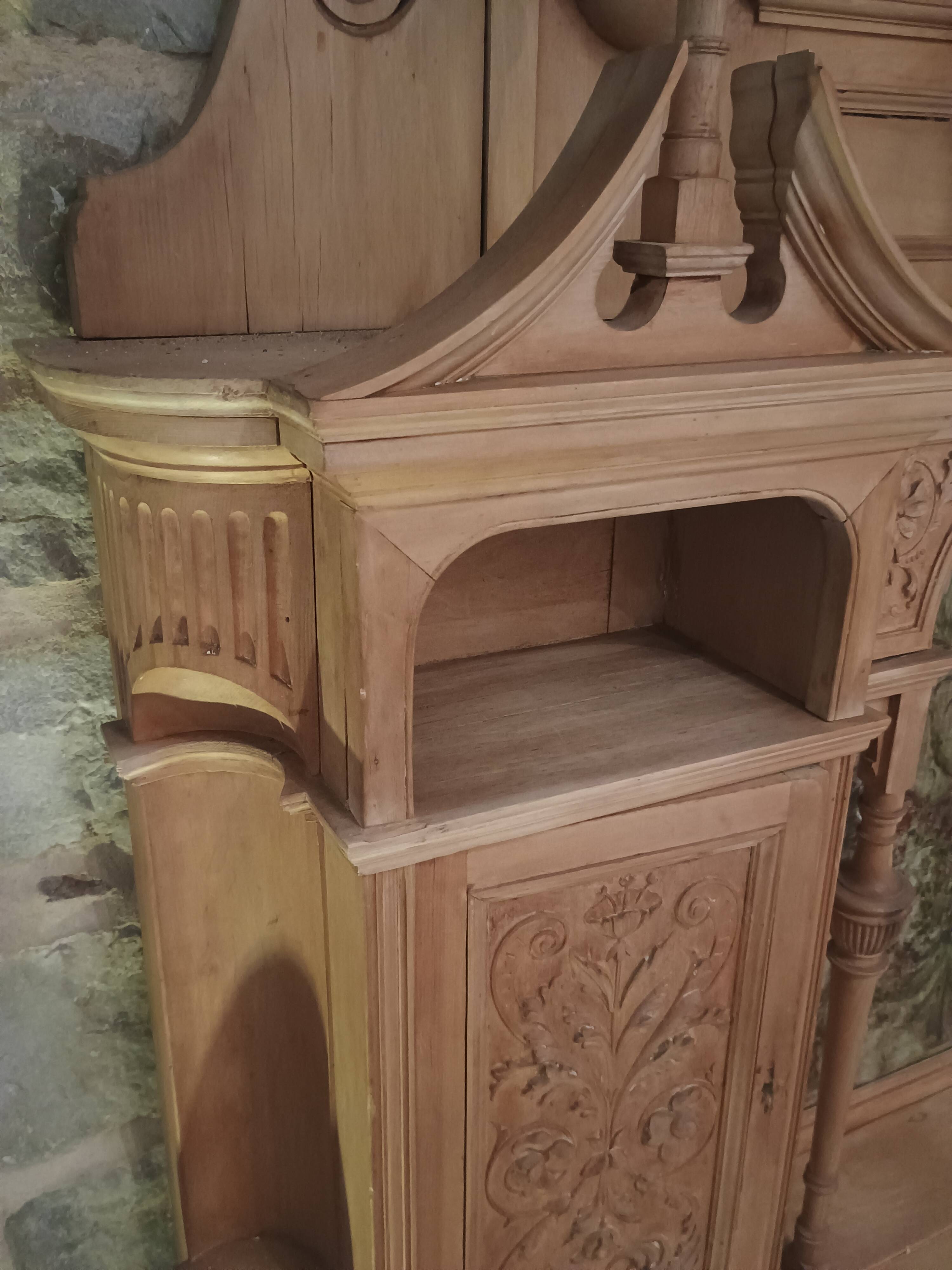 meuble haut de corps d'ornement