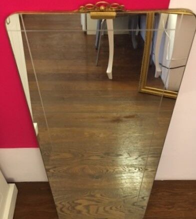 Miroir retroviseur 80cm x 38 cm laiton et bois doré, 1950’s