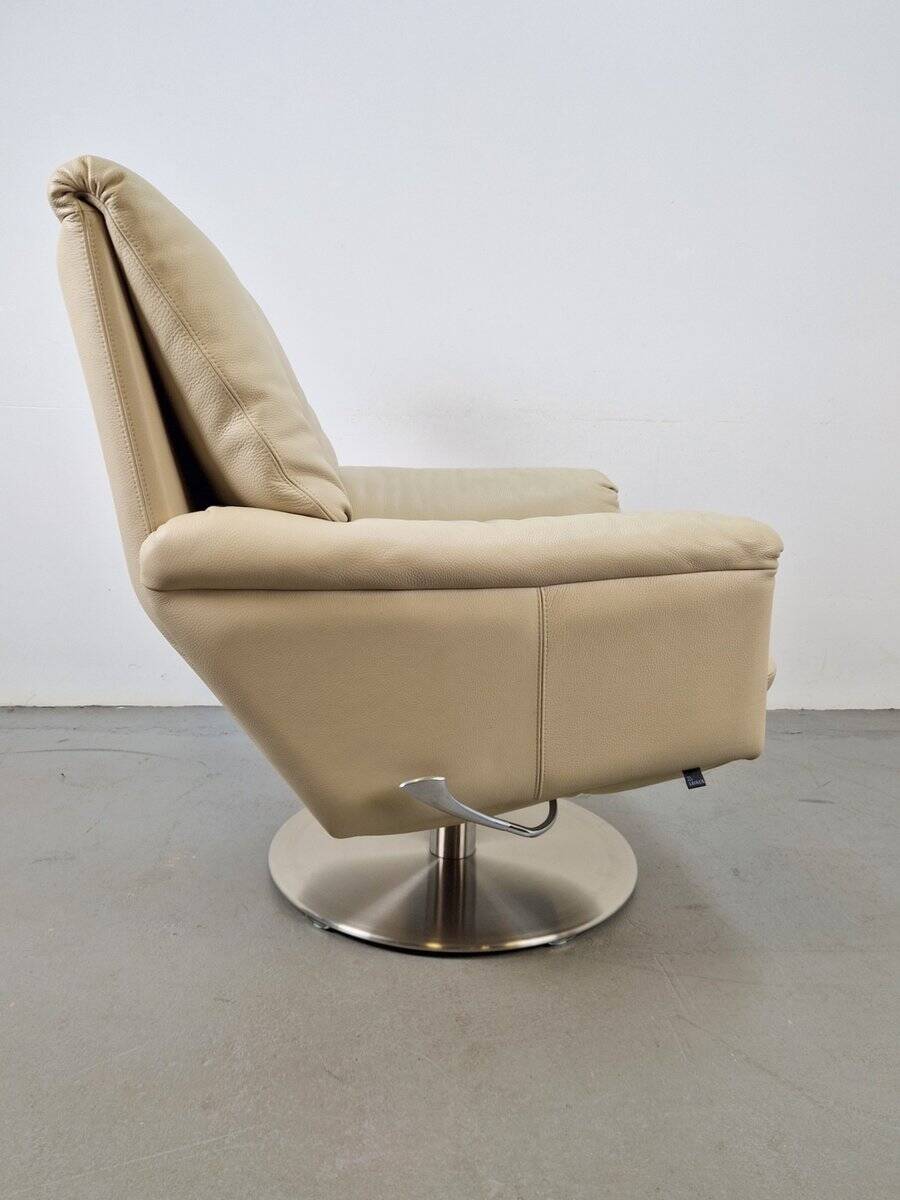 Fauteuil Cece pivotant en cuir de Leolux