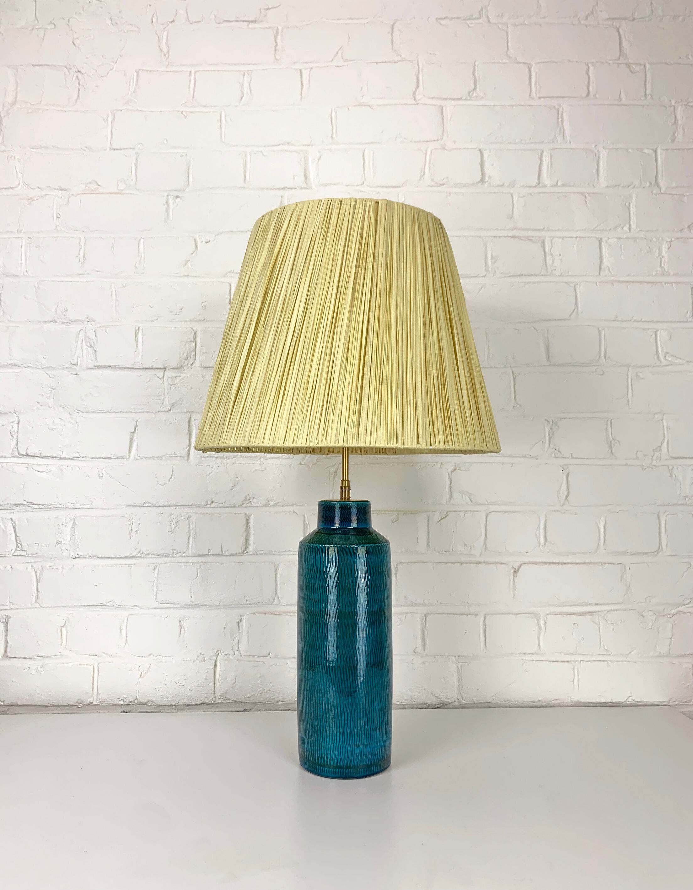 Scandinavian table lamp in porcelain stoneware lampshade raffia, Nymølle pottery, Denmark 1960s