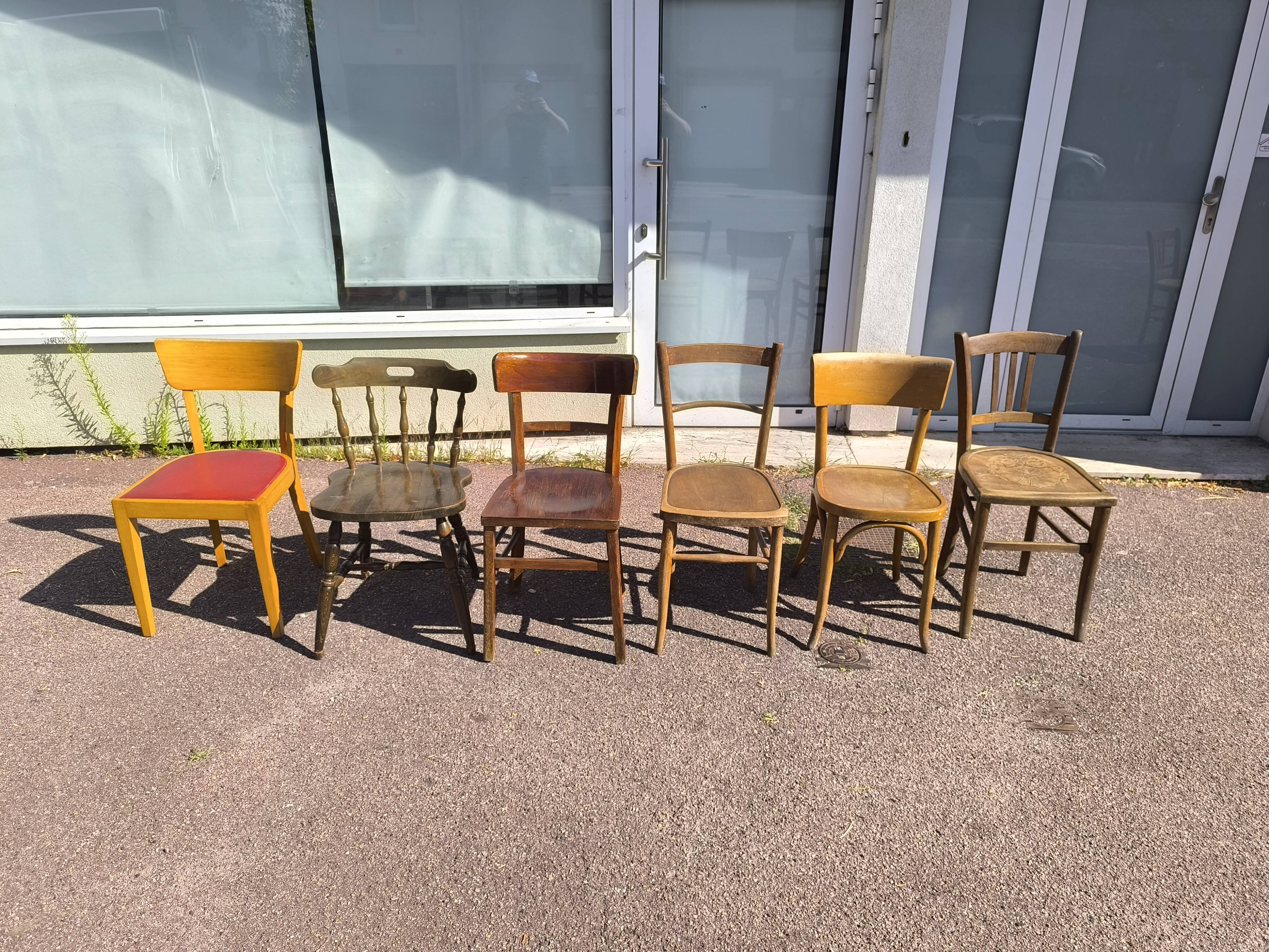Lot de 6 chaises de bistrot dépareillées bois