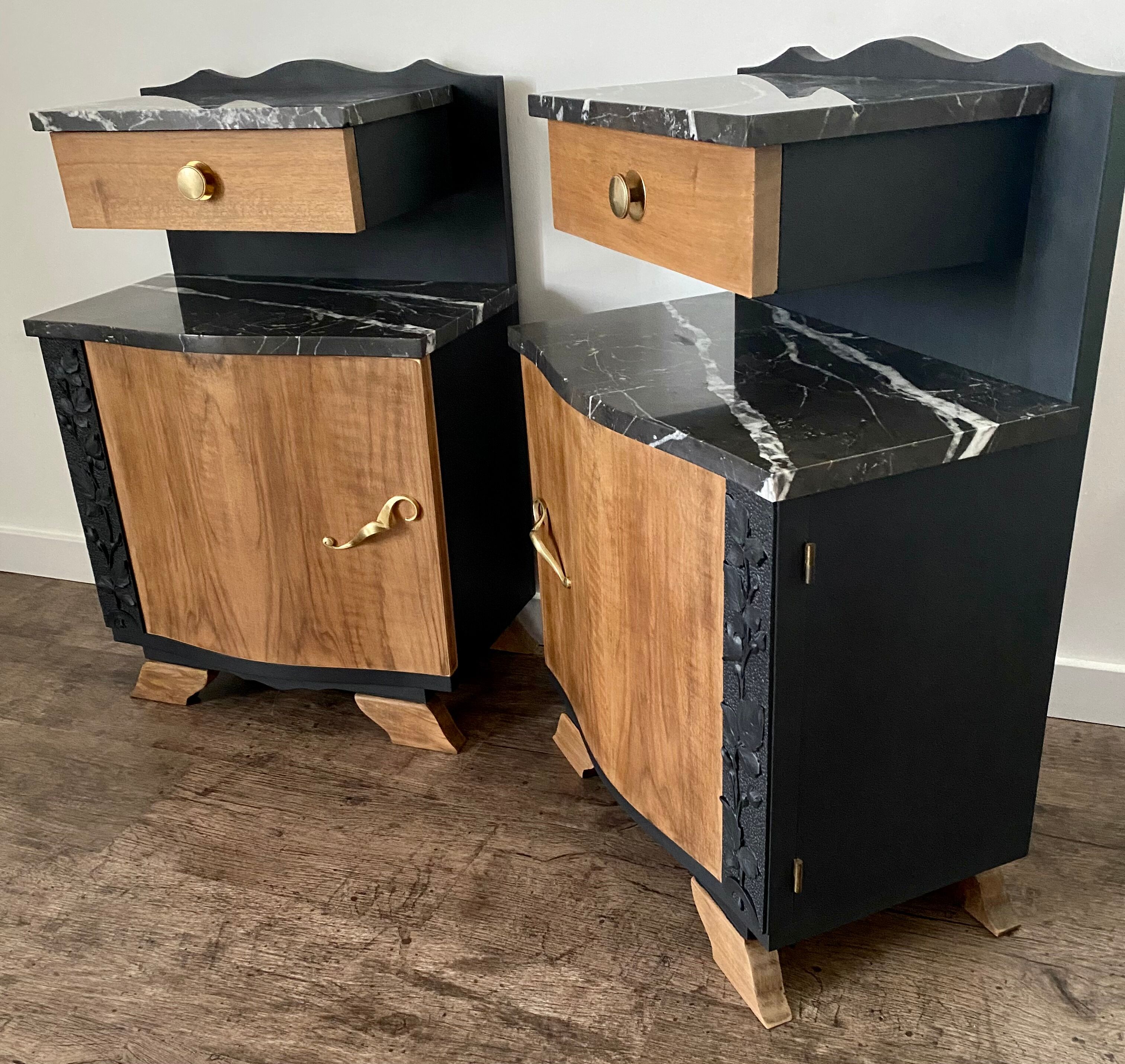 Paire de chevets Art Deco noir et bois
