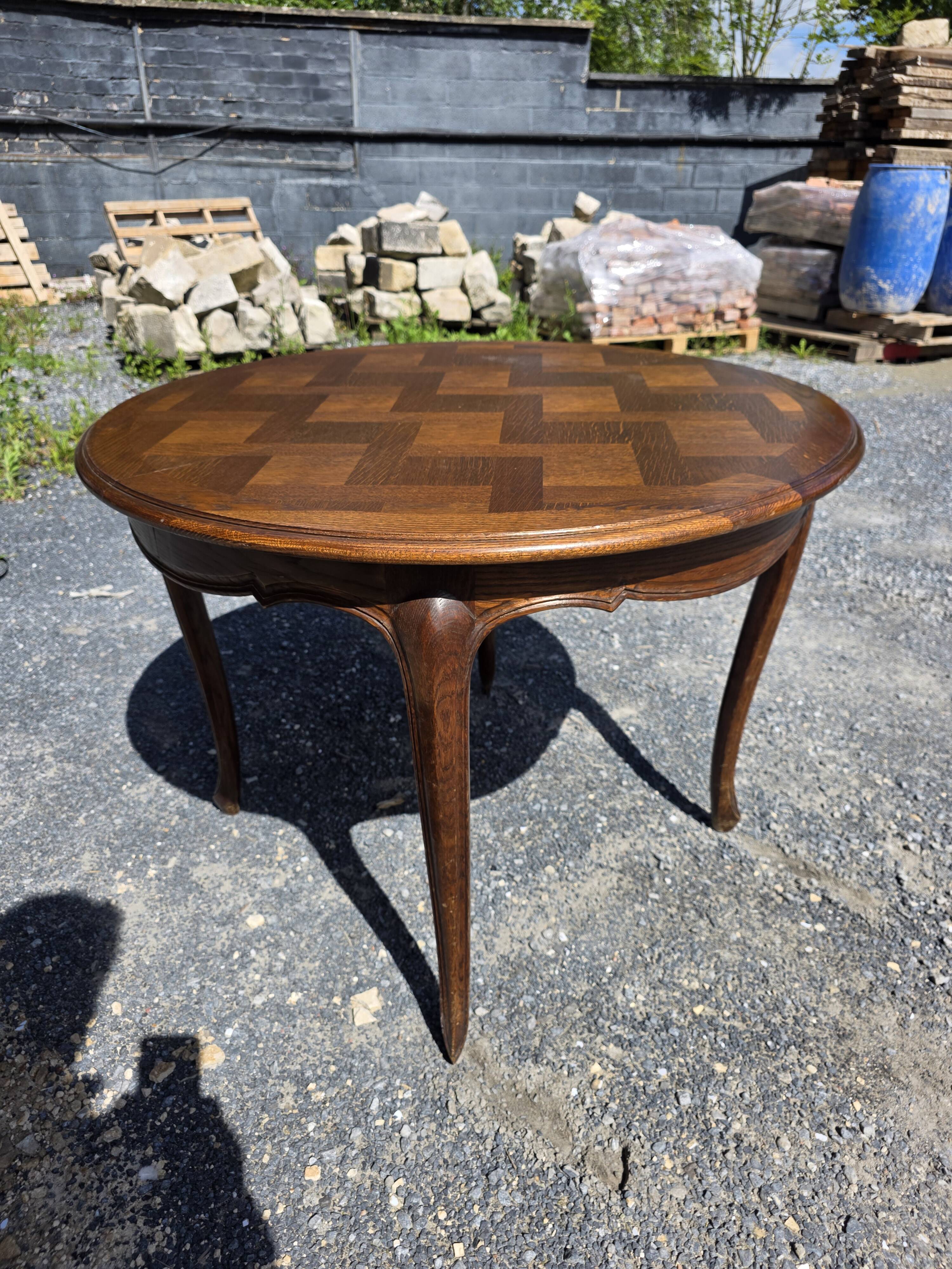 Extendable table in Louis XV style in oak (2 extensions)