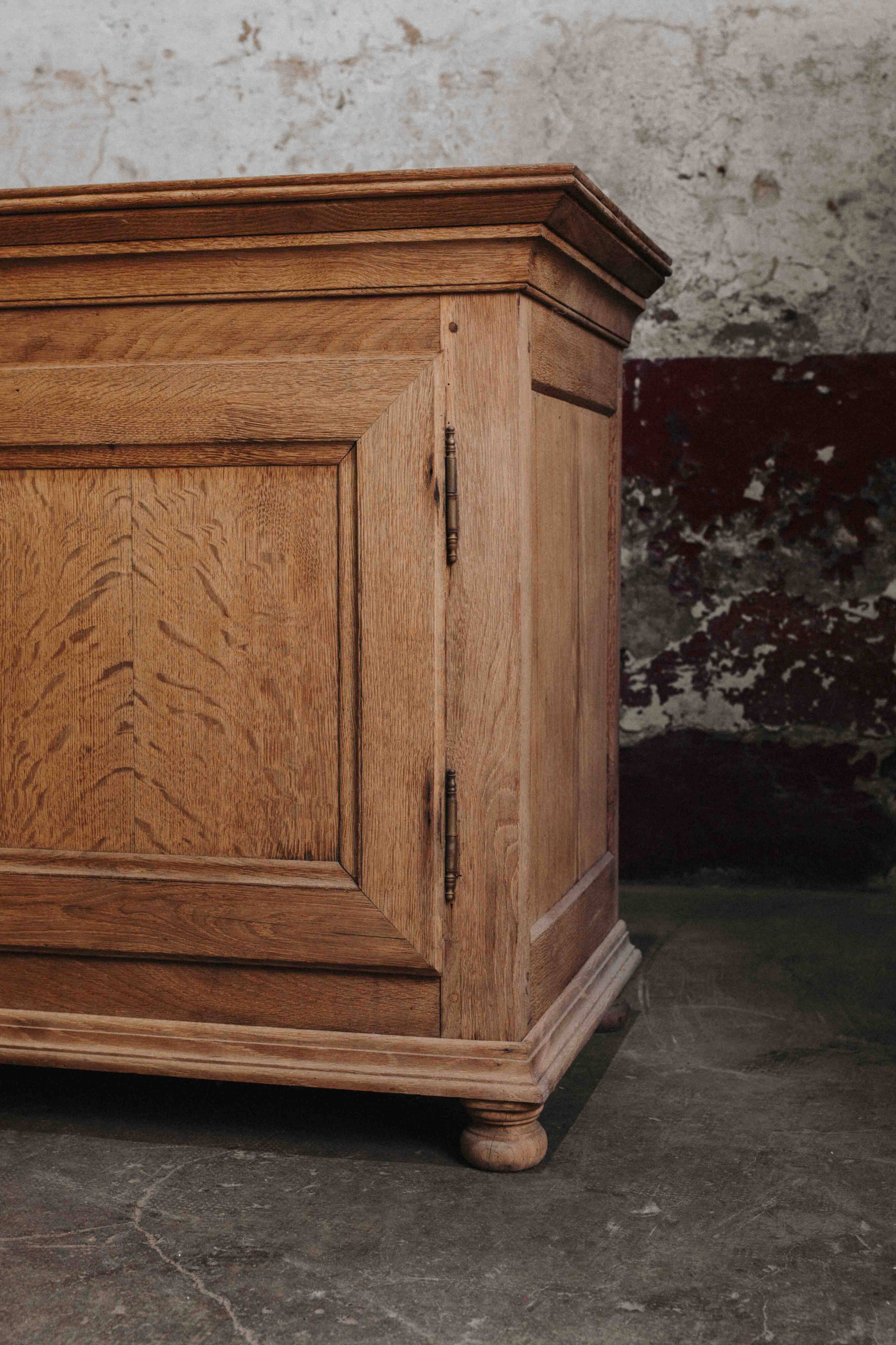 Ardennes-style 2-door chest of drawers in solid oak