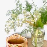 Empty pocket, soap holder wall