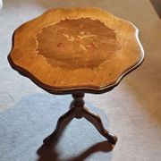 Elegant antique wooden side table – finely inlaid top