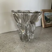 Pierre d'Avesn modernist vase in honeycomb crystal from the 1970s.