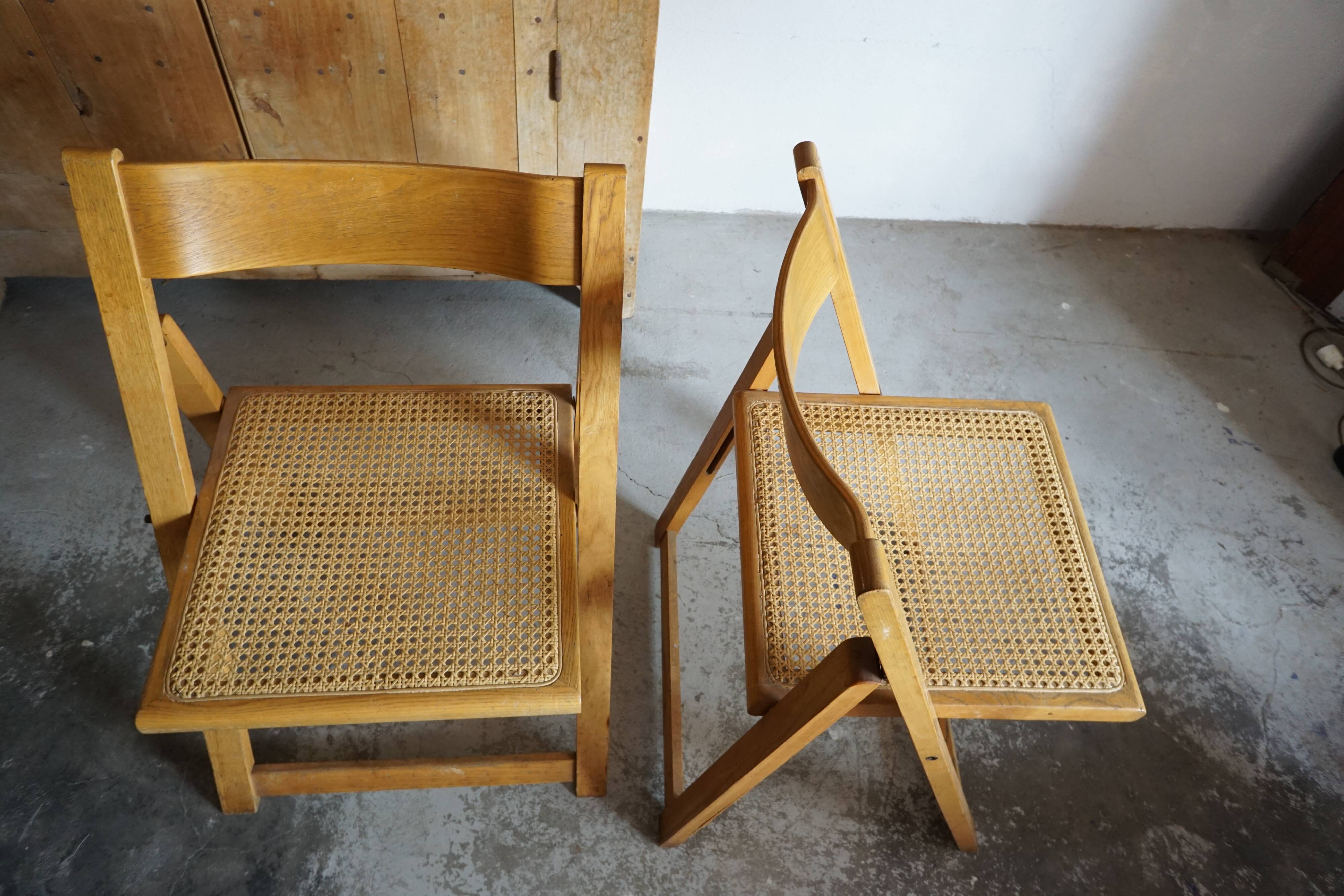 Canney folding chairs