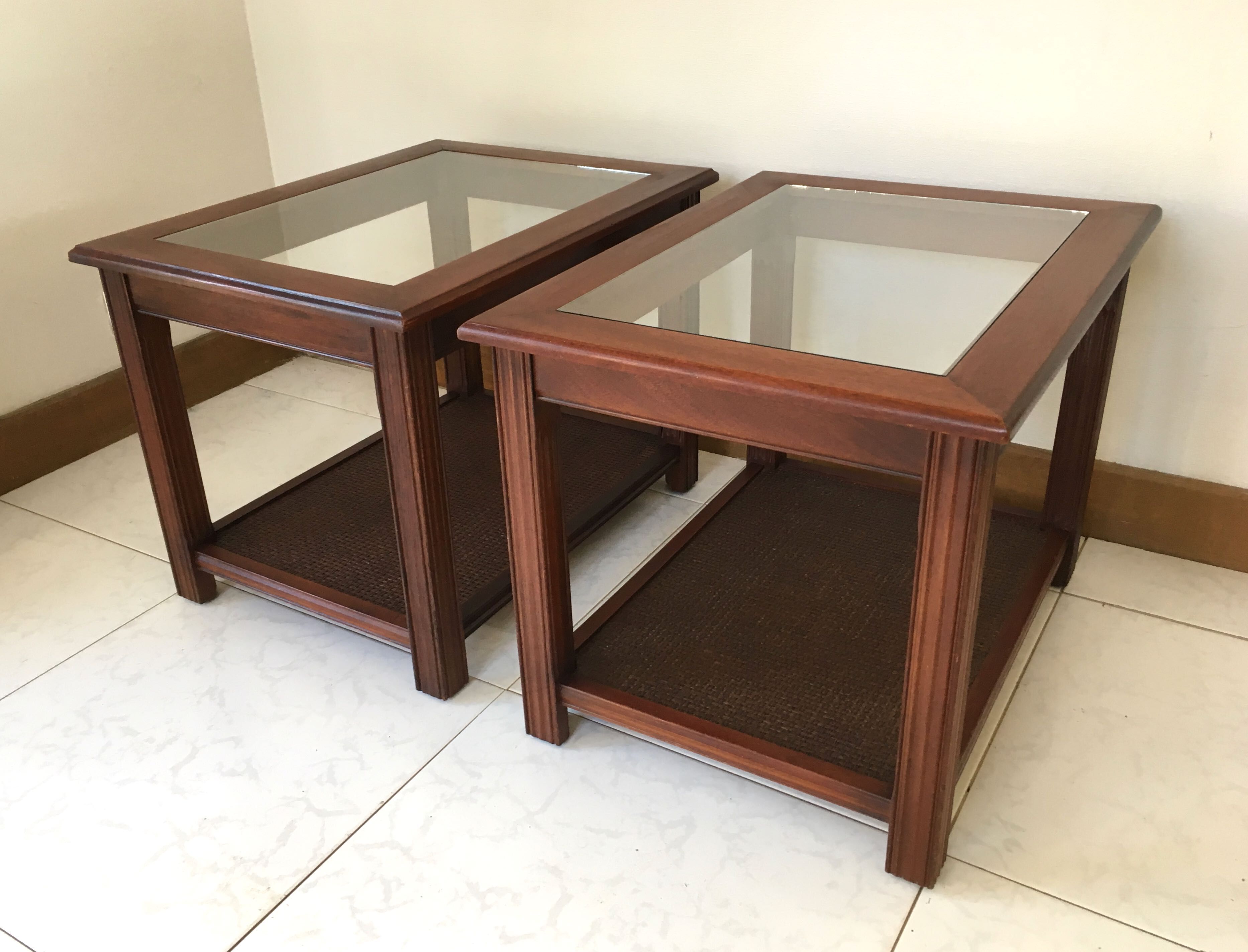 Pieces of sofa wood cannage and glass