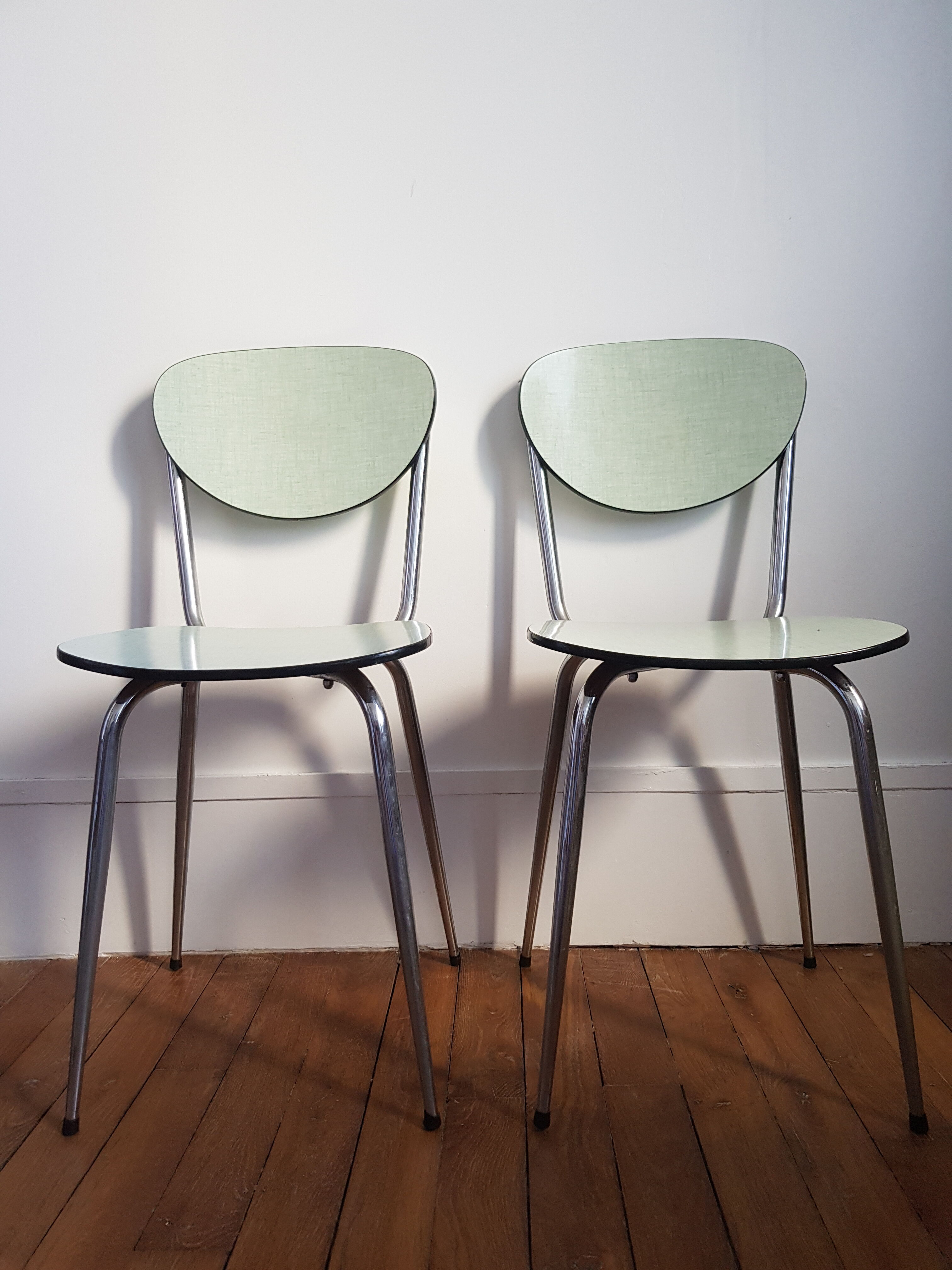 Set of 2 formica chairs