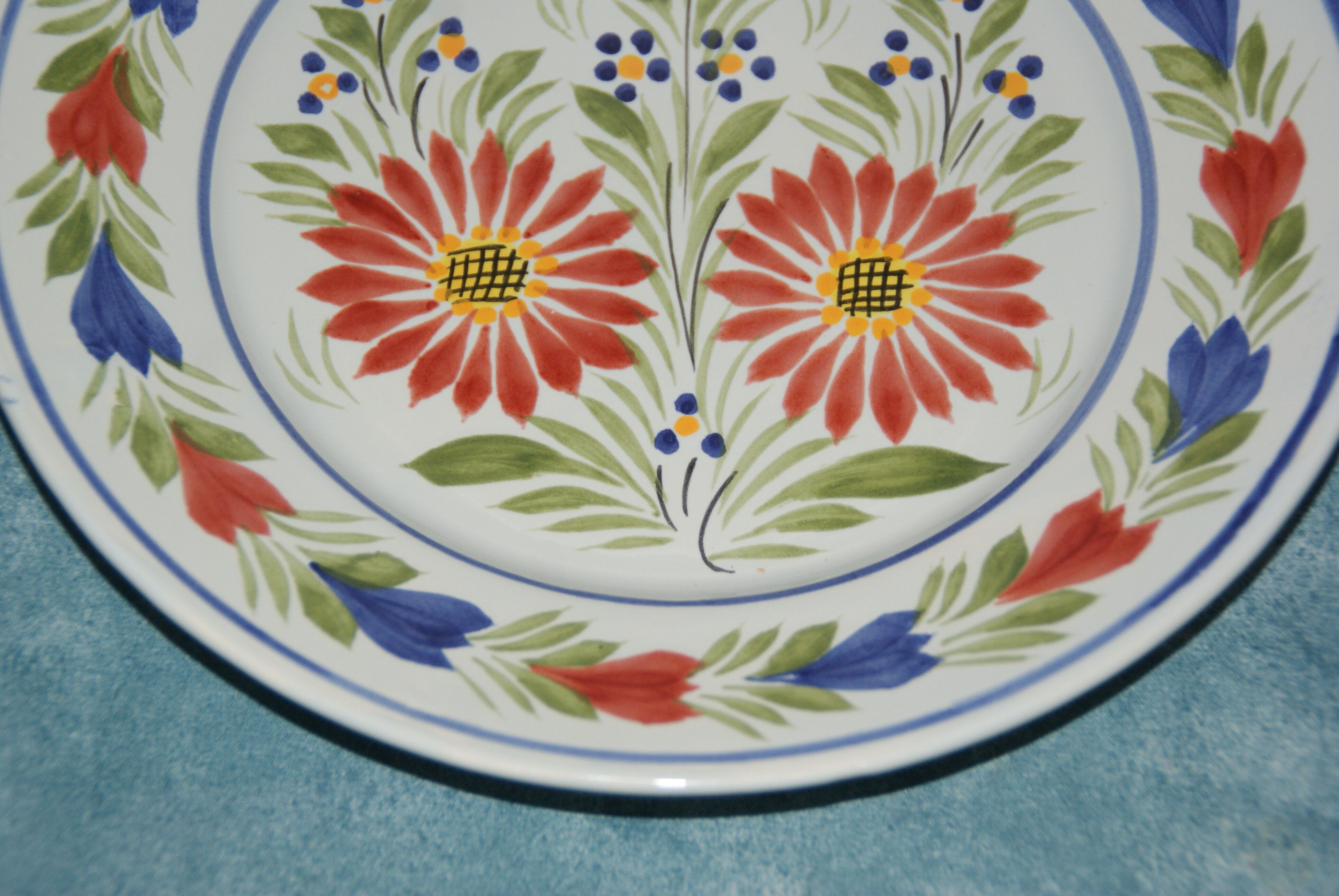 Quimper HB plate decorated with flowers
