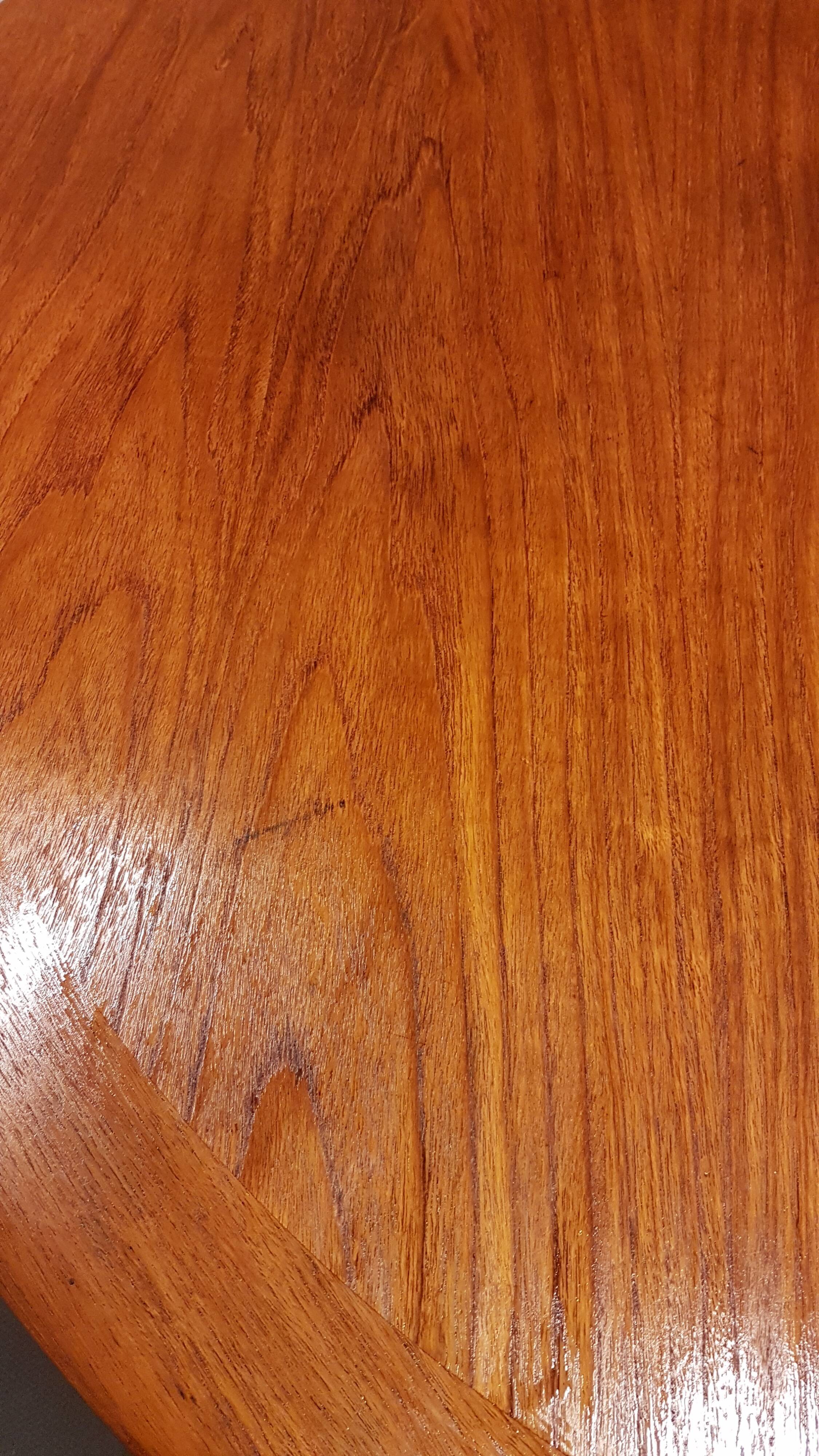 Round oak coffee table from H. Pander & Zn, the Netherlands 1950