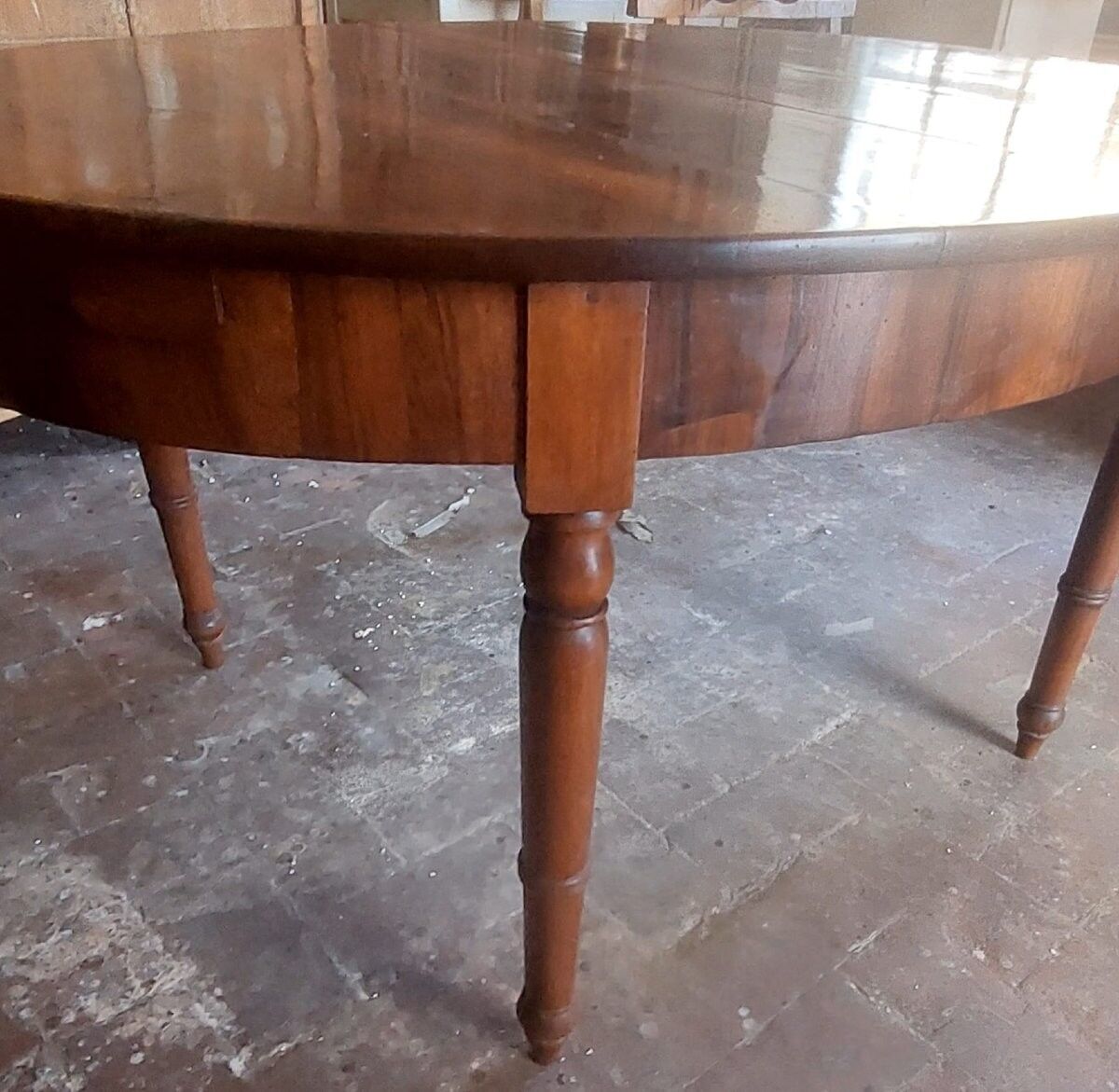 Large extendable oval table up to 3 metres, walnut.