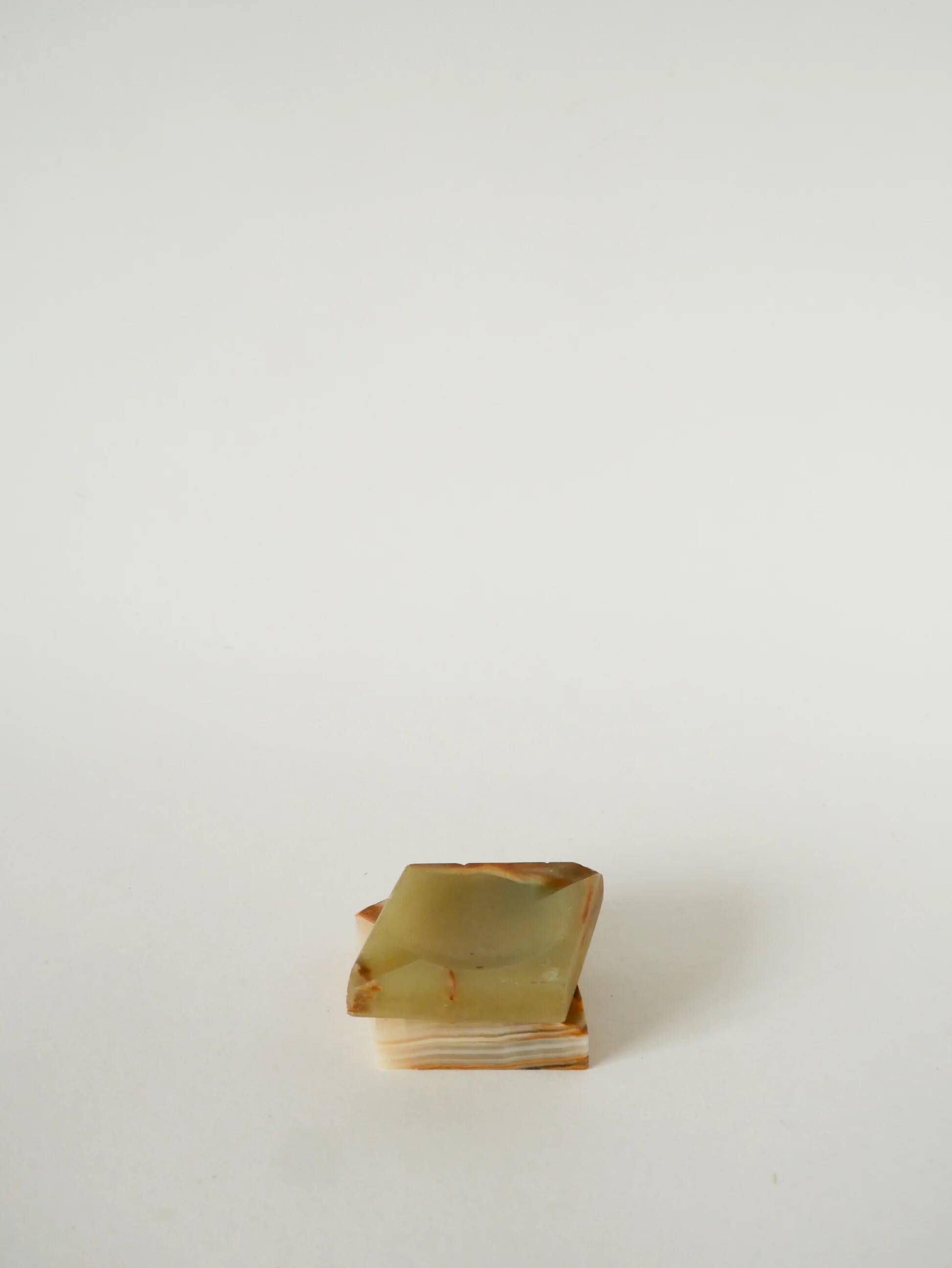 Vide-poche en onyx, forme carreau, vert et marron, 1970