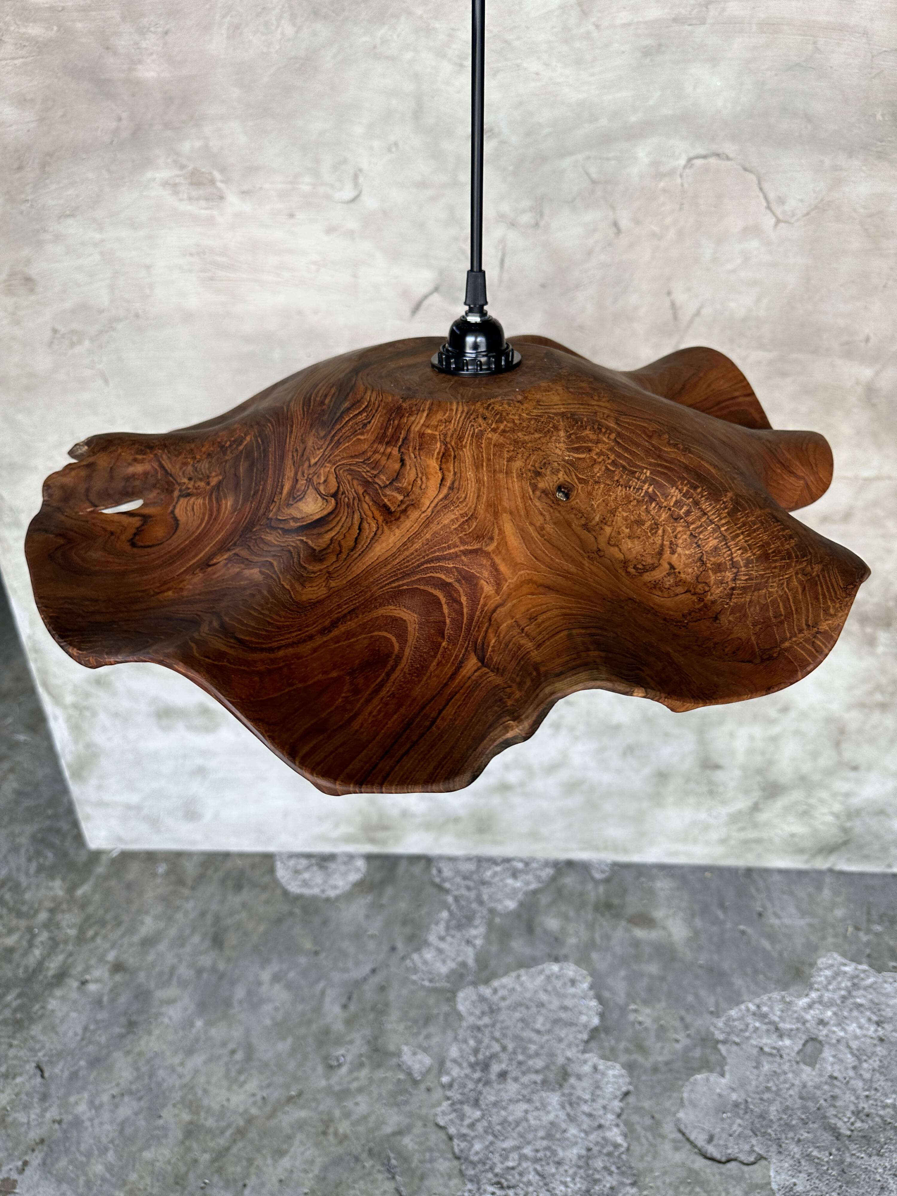 Large pendant light in corrugated teak leaf (Large D:60 H:20)