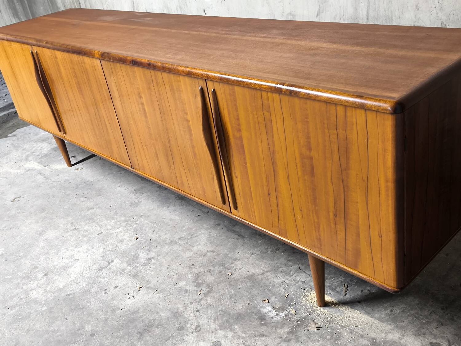 Enfilade scandinave vintage en palissandre