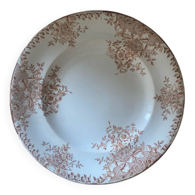 Assiette plate en terre de fer Longwy modèle Marly