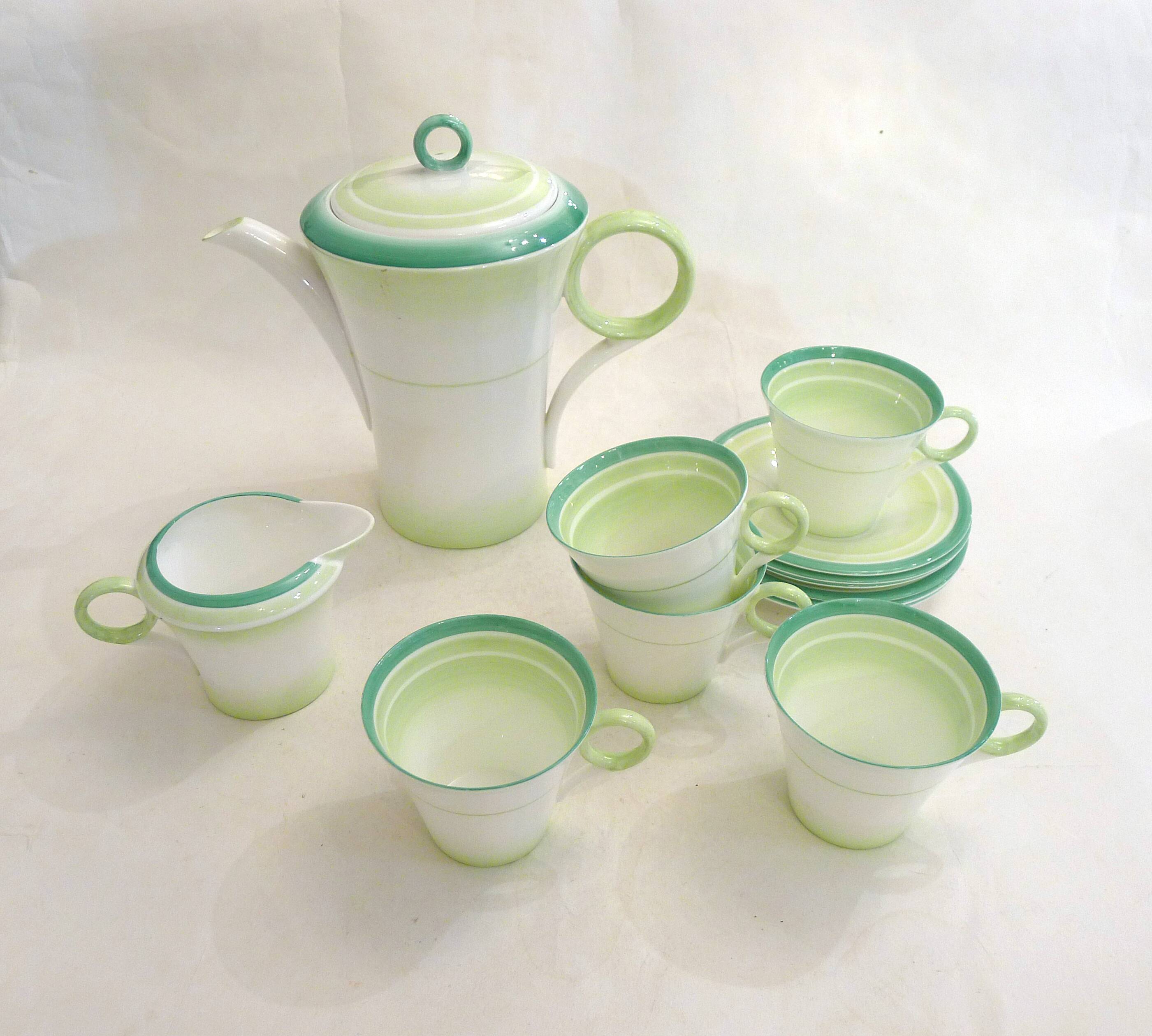 Art Deco English coffee service in porcelain from the 1930s.