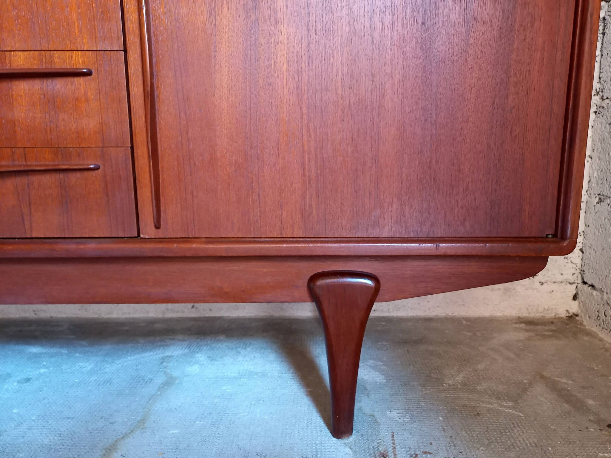 Vintage Scandinavian high row 50s 60s teak