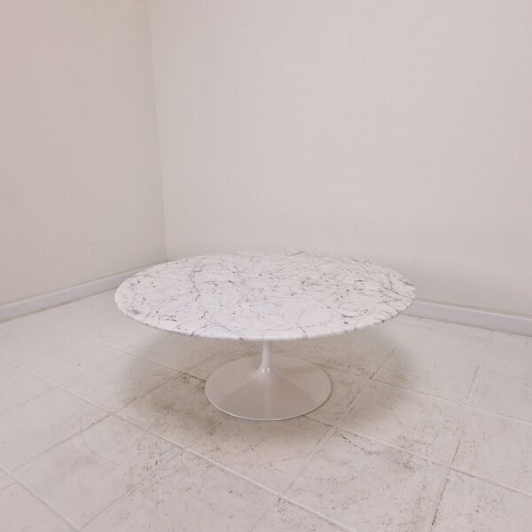 Table basse en marbre de Carrare Early par Eero Saarinen pour Knoll International