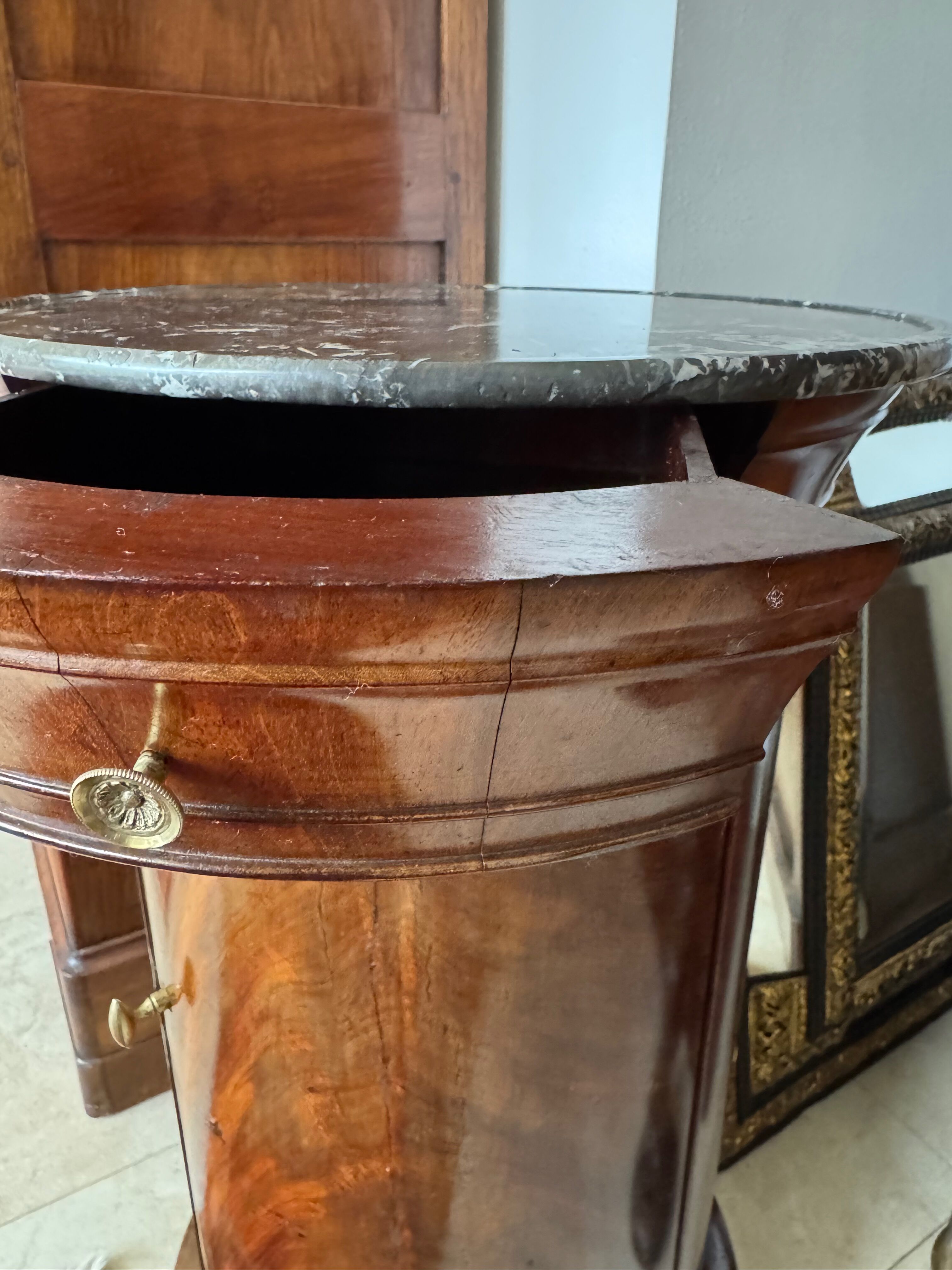 Rare Somno with drawer, Empire period Cuban mahogany and superb grooved marble.