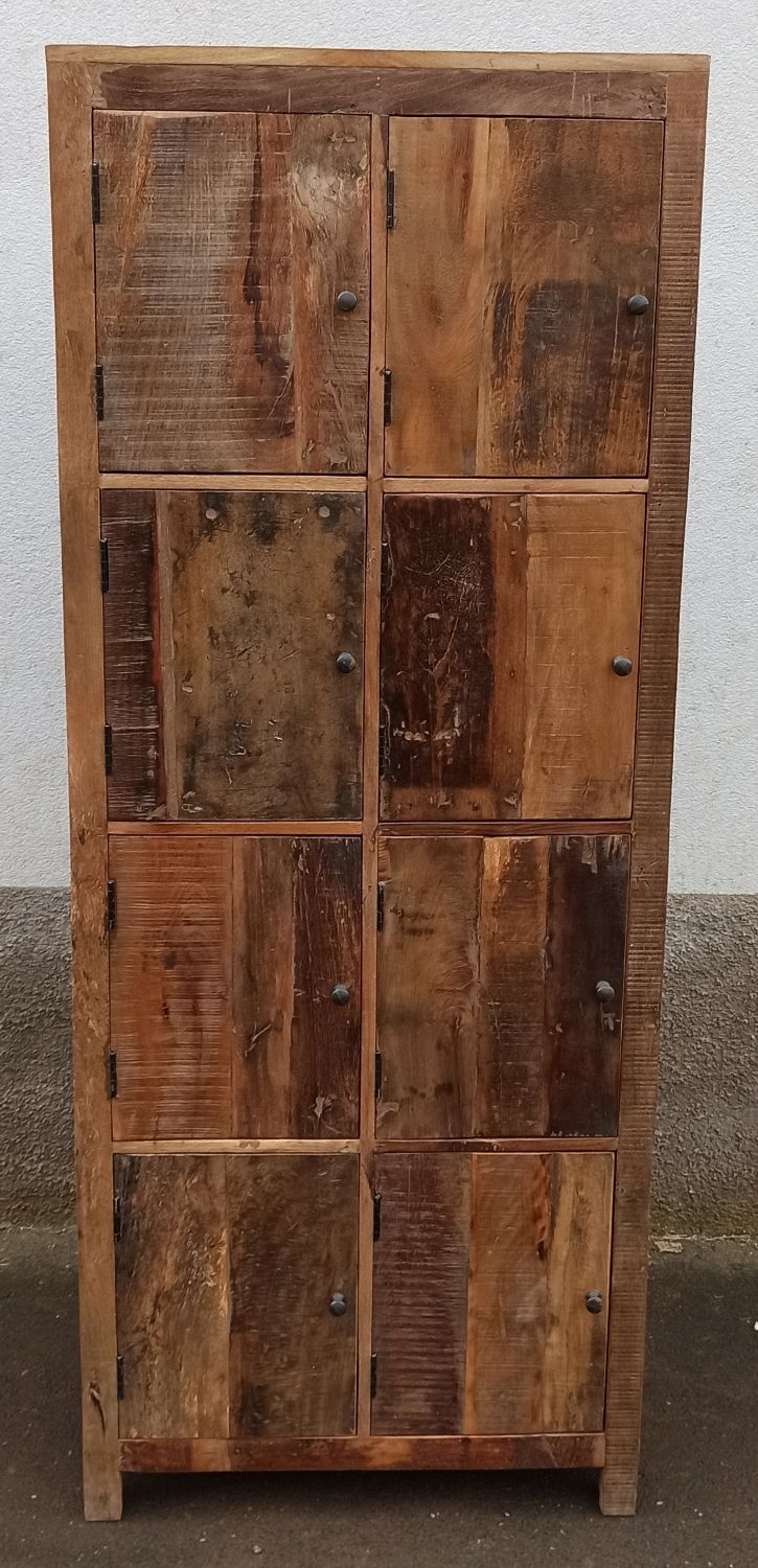 Armoire 8 portes en bois ancien