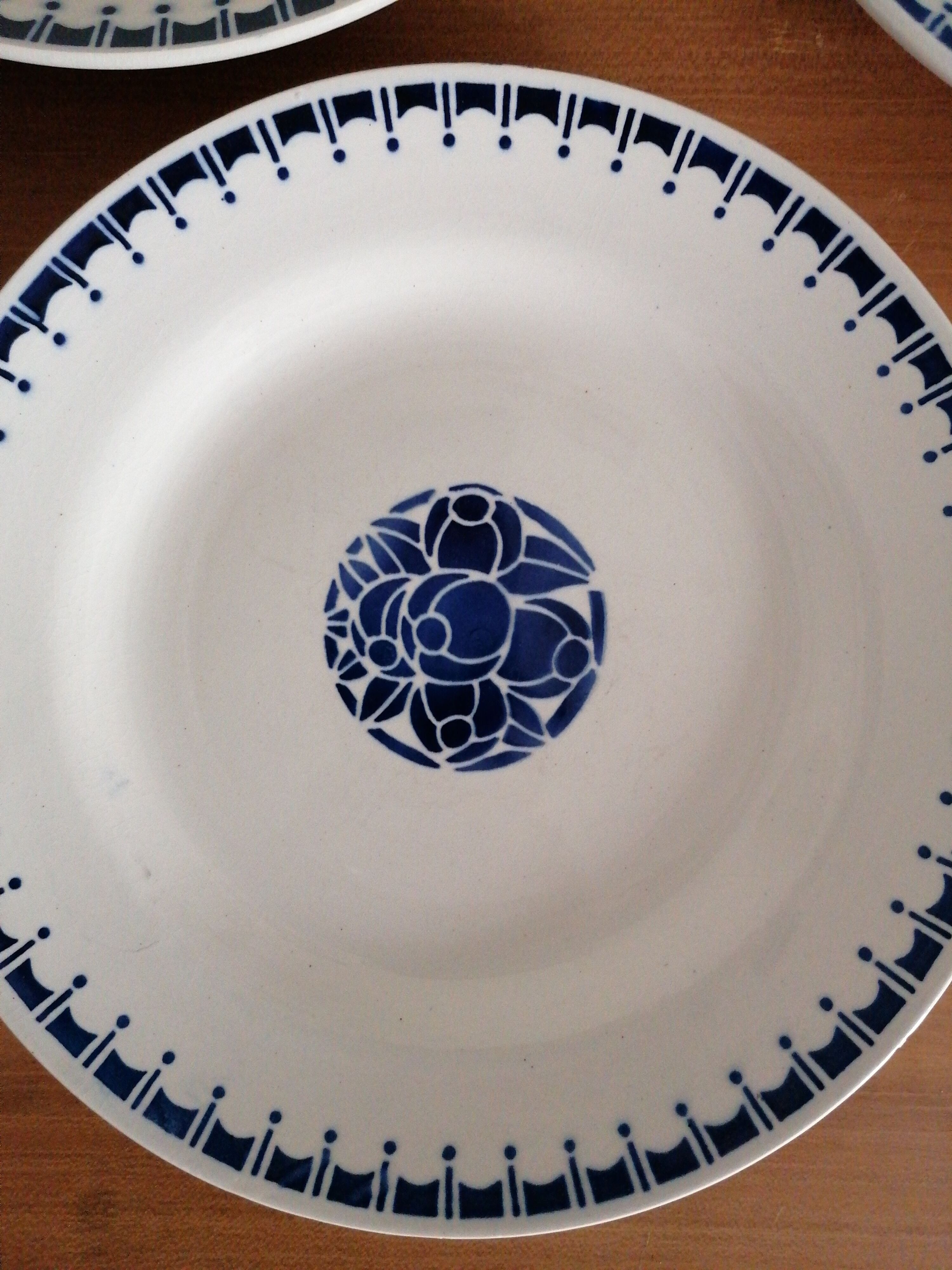 4 plates St Amand