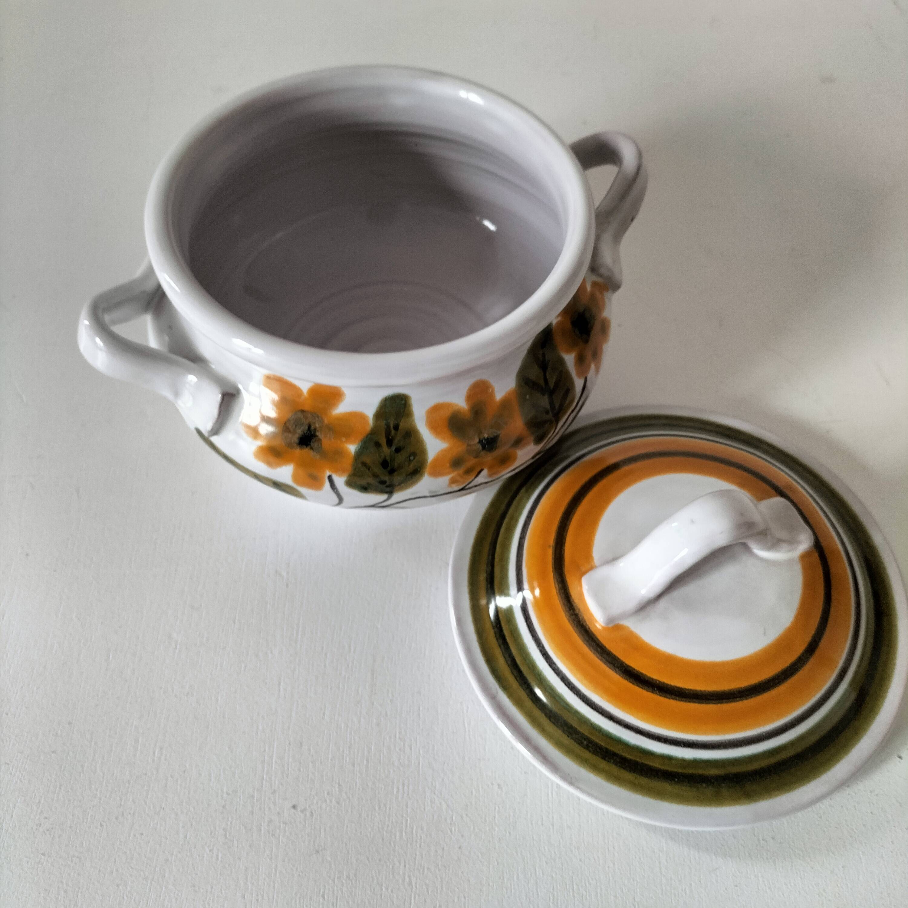 Small soup tureen signed Guy Arlé