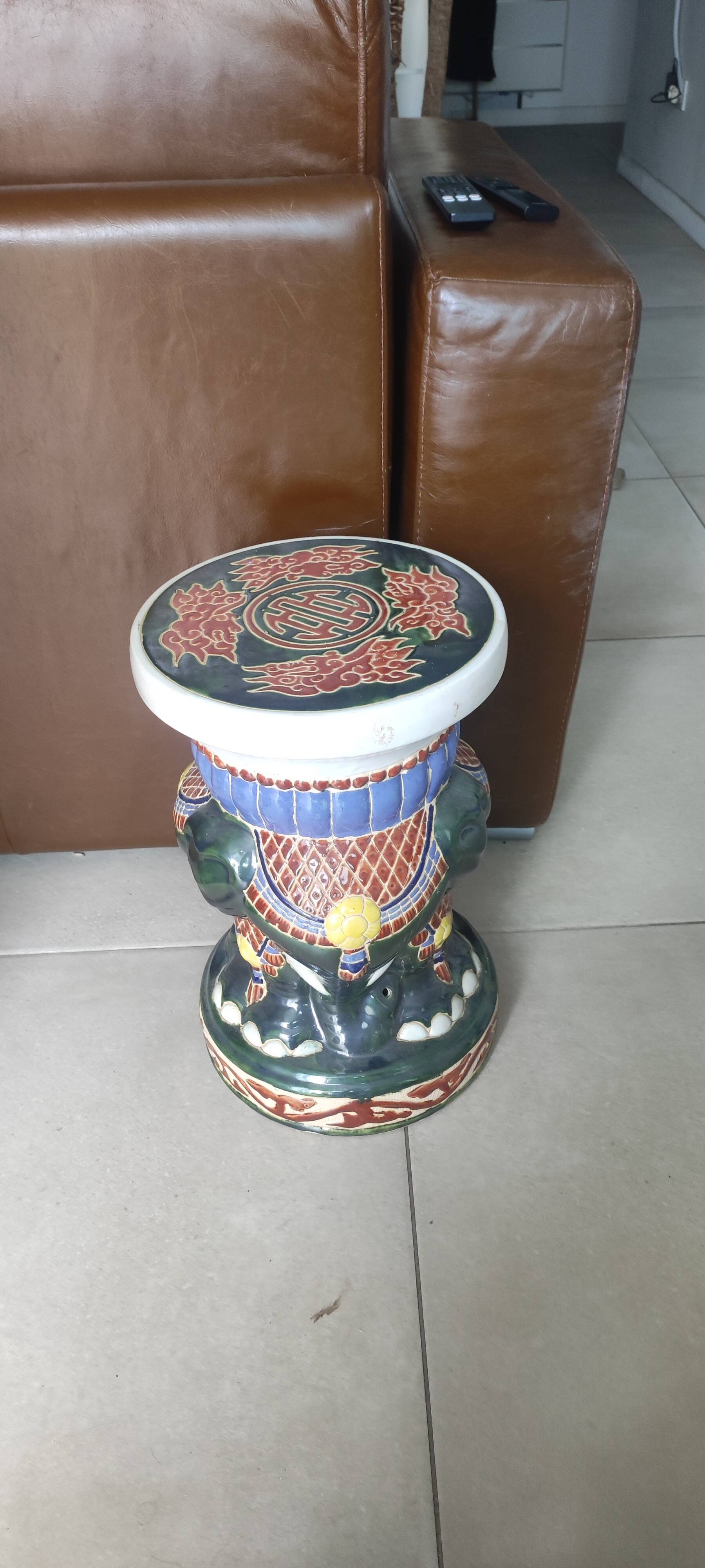 Tabouret de jardin / Sellette d'appoint / Porte-plante  ​Matériau :