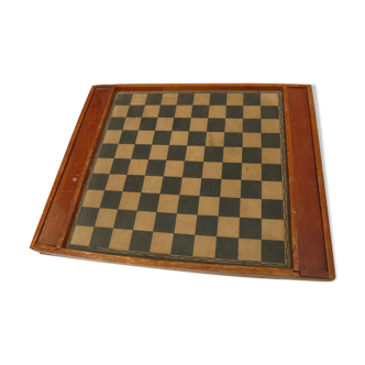 Old lady game and chess