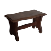 small bench rests feet