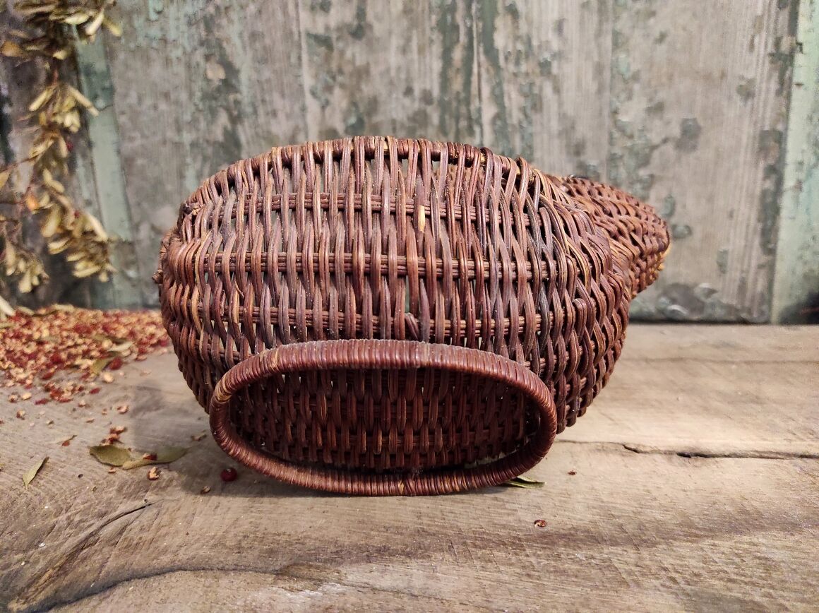 Vintage French basket, rabbit shaped