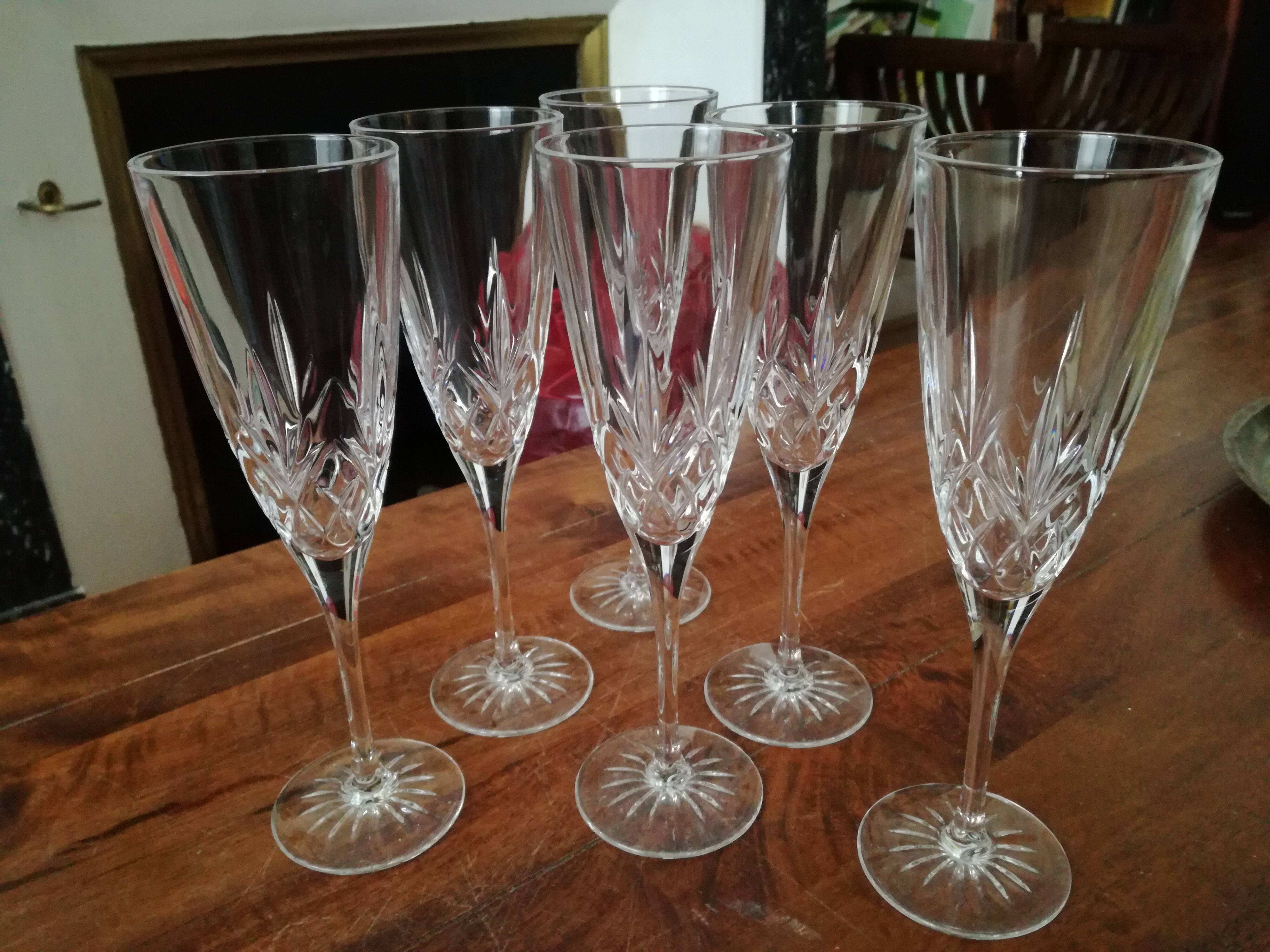 Crystal champagne flutes