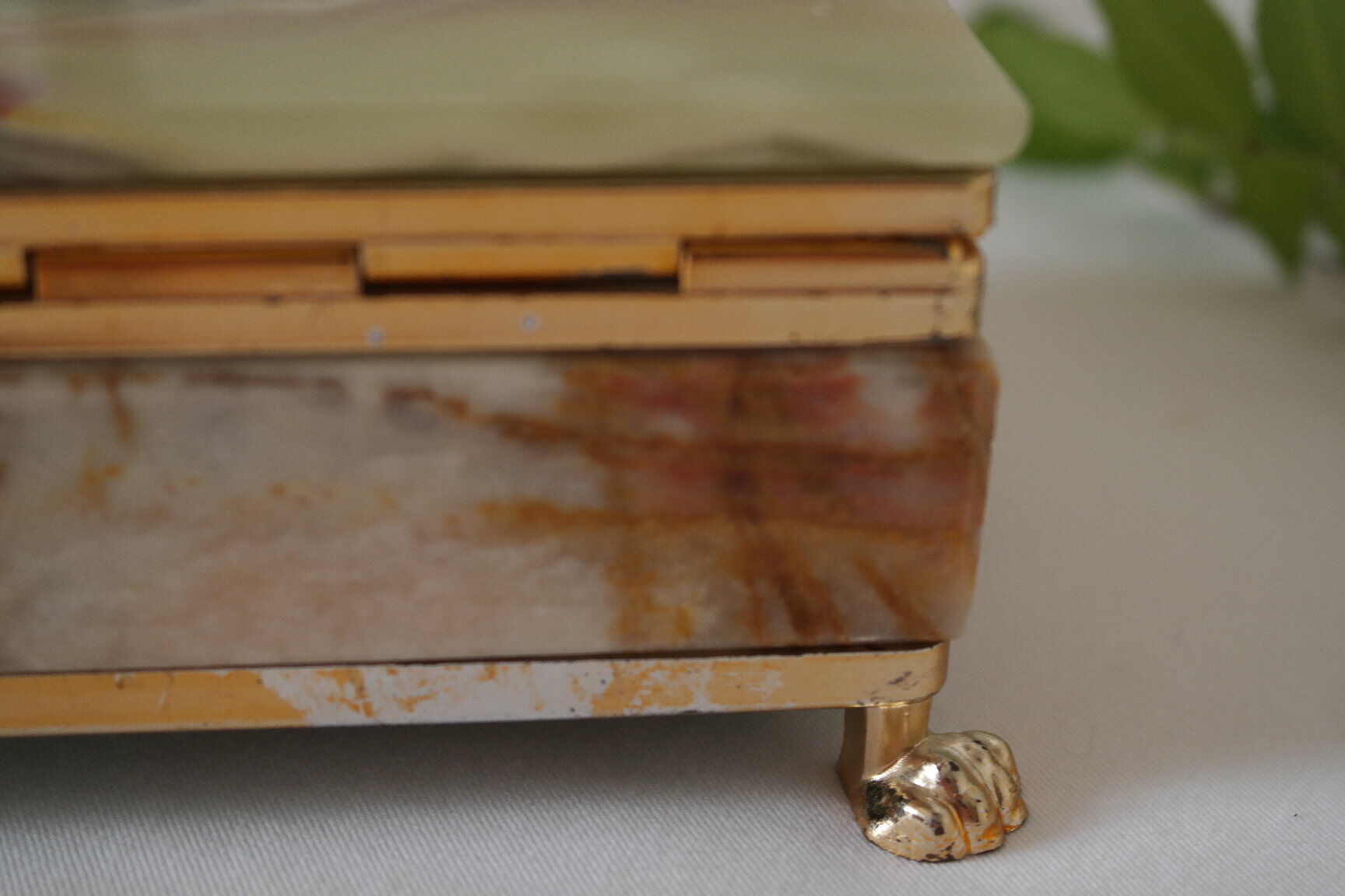 Boite à bijoux en albâtre