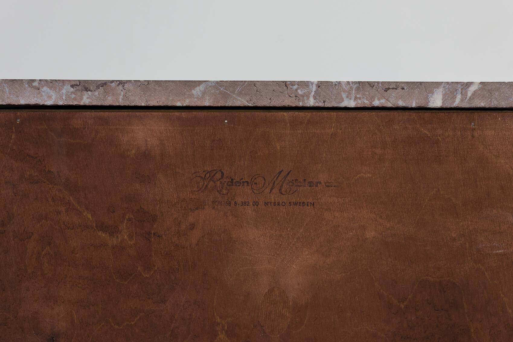 French mahogany veneer chest of drawers from the 1930's