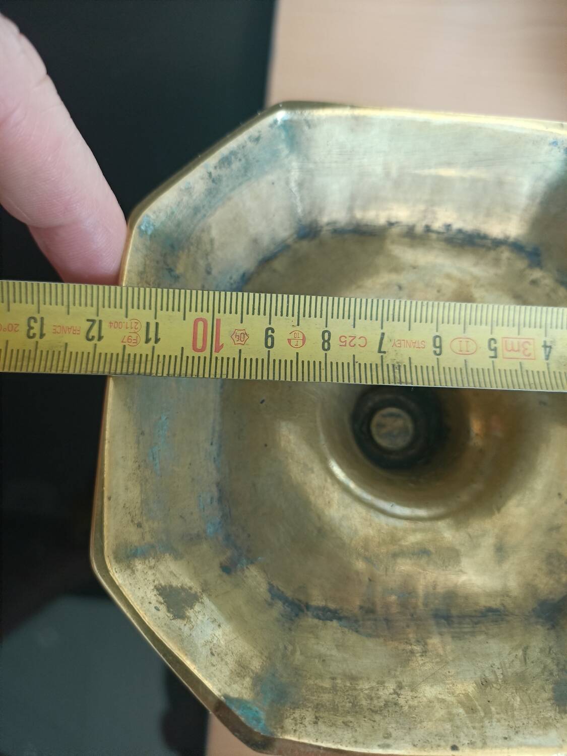 Bougeoirs ciselés en bronze doré