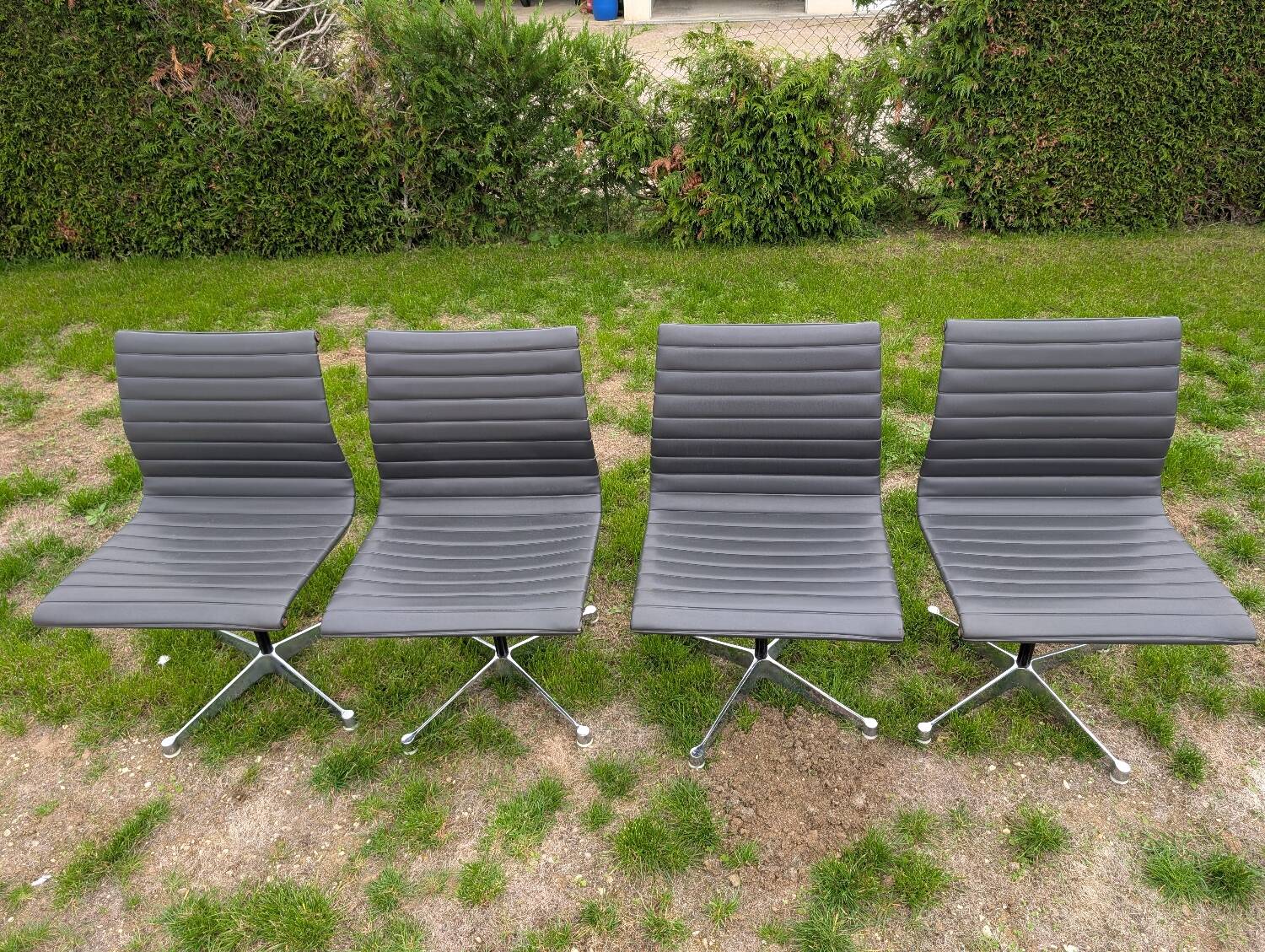 4 Herman Miller chairs designed by Charles Eames