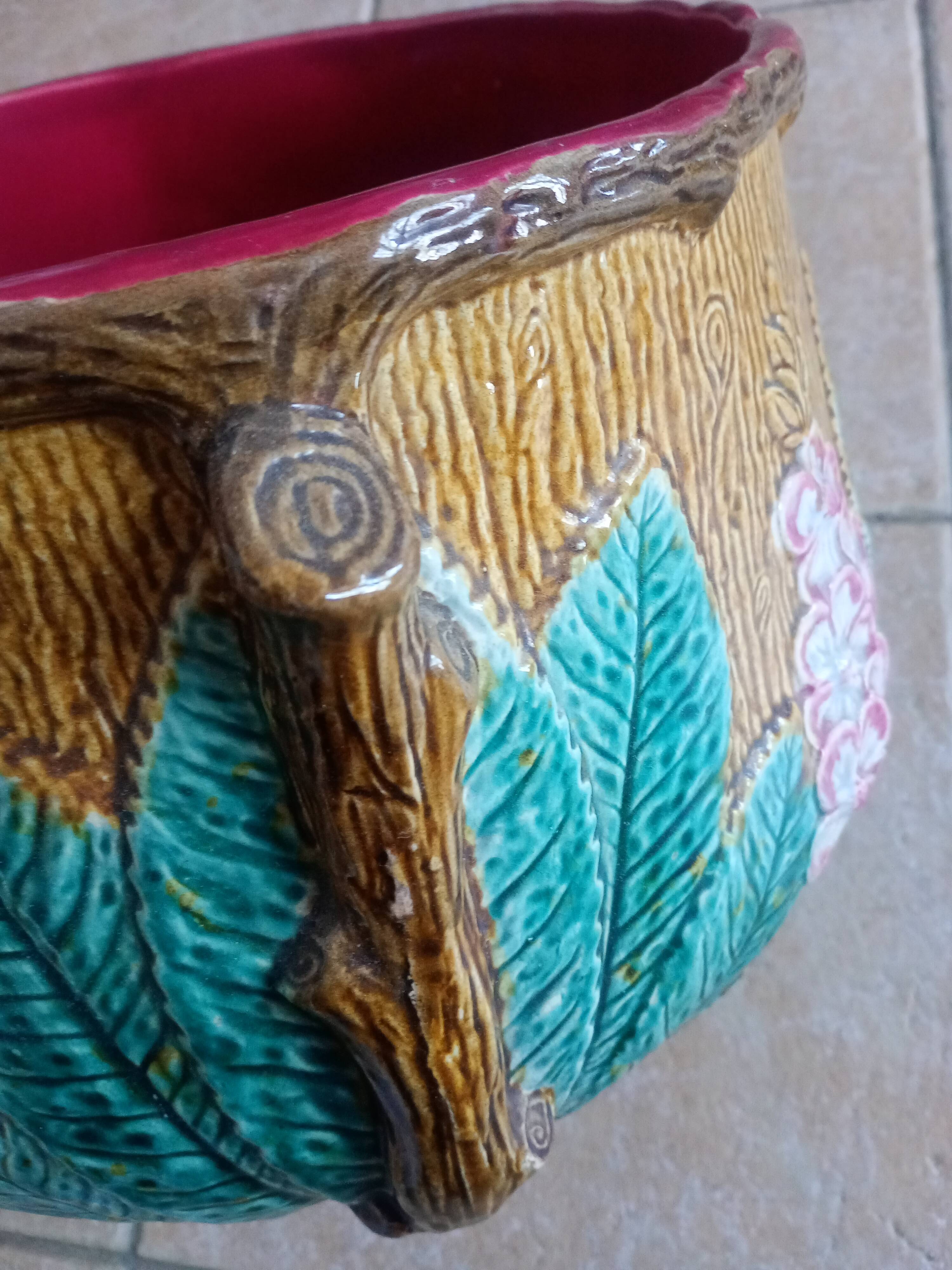 Large cache-pot or planter with chestnut flowers - Barbotine