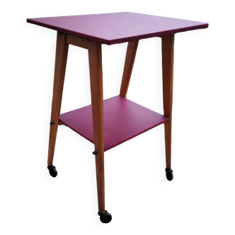 Side table on wheels