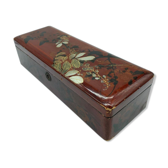 Japanese lacquered red and black box with flower patterns and foliage 1880