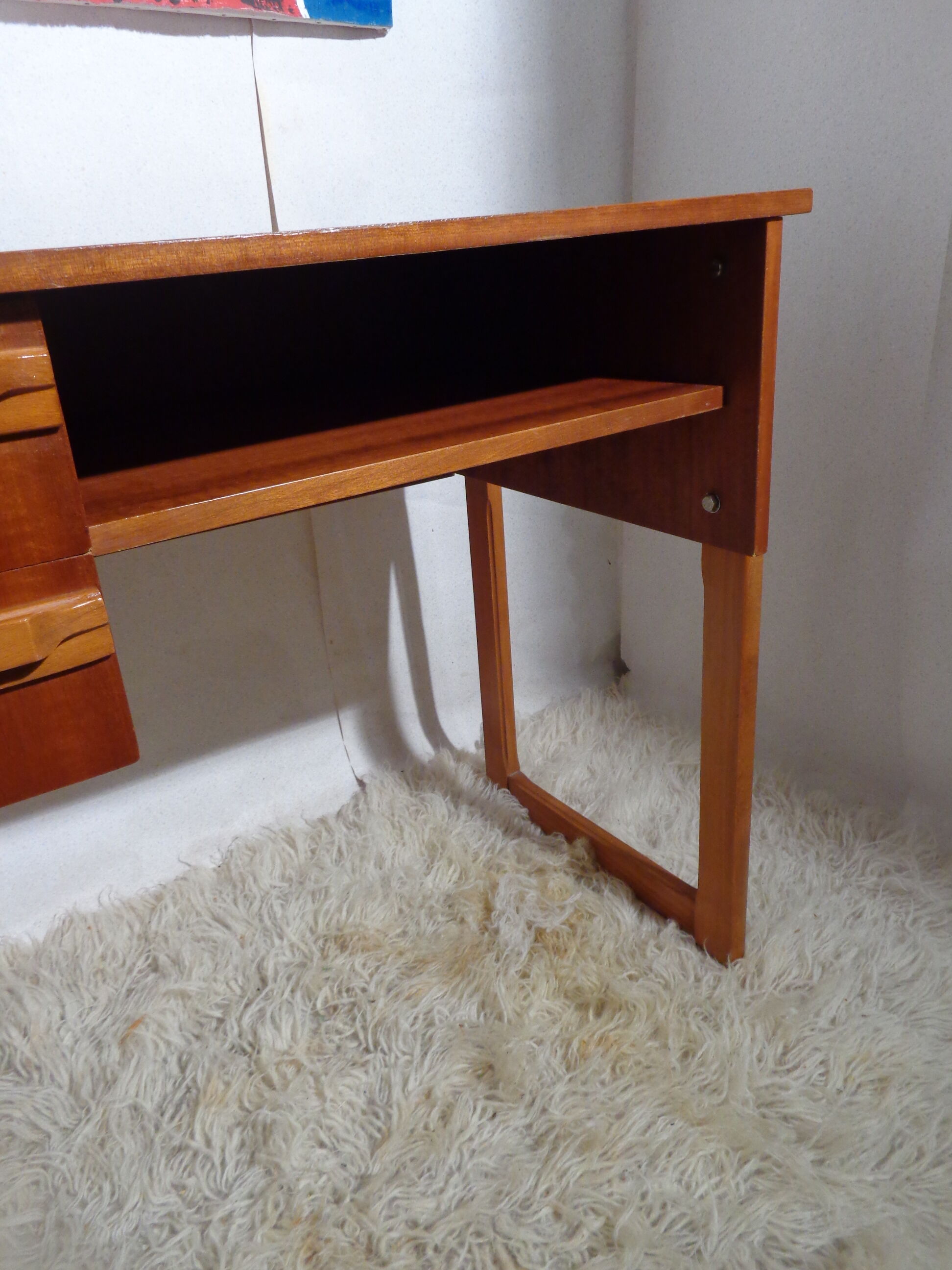 Bureau vintage des années 50 pied traineau teck